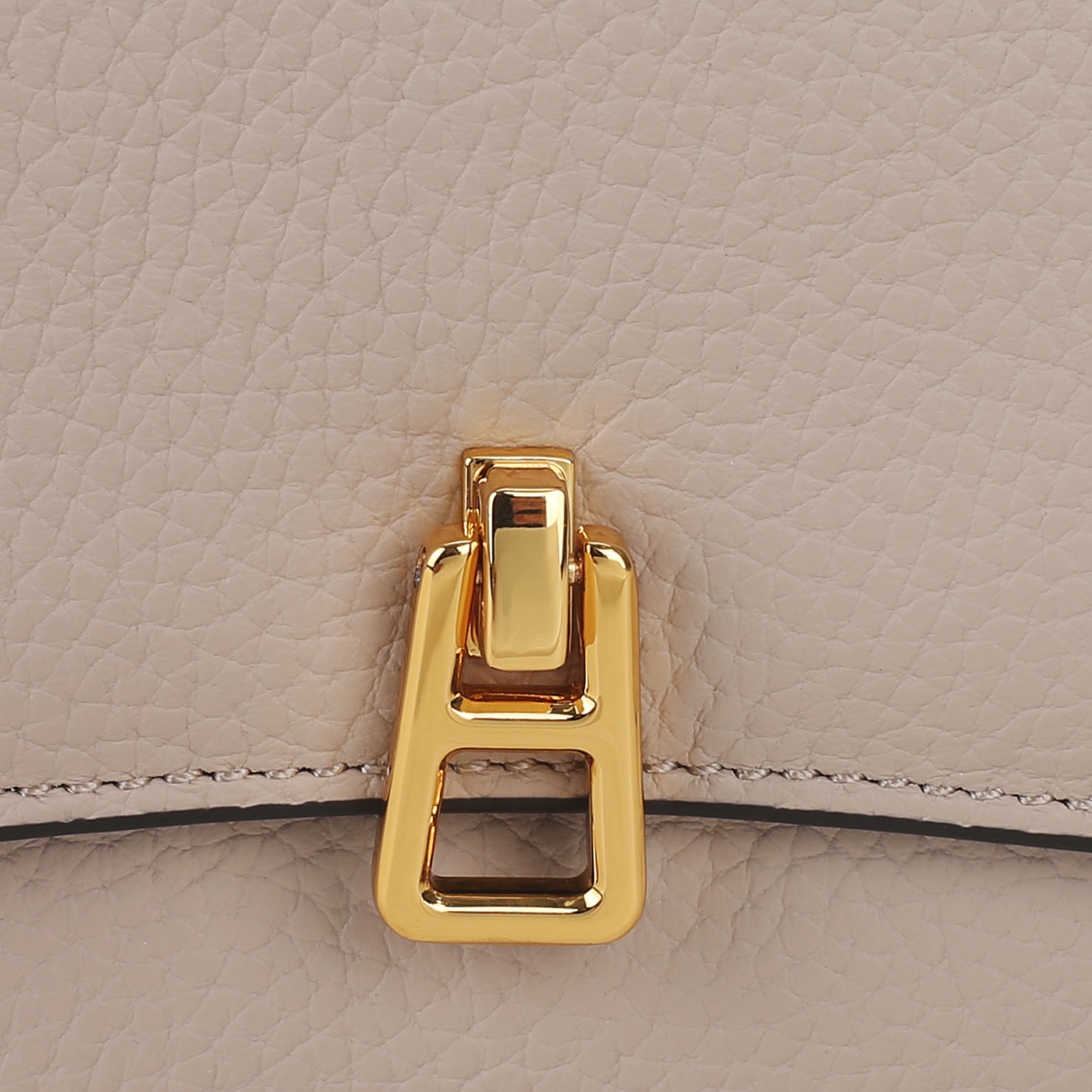 Клатч с цепочкой Coccinelle CoccinelleMagie