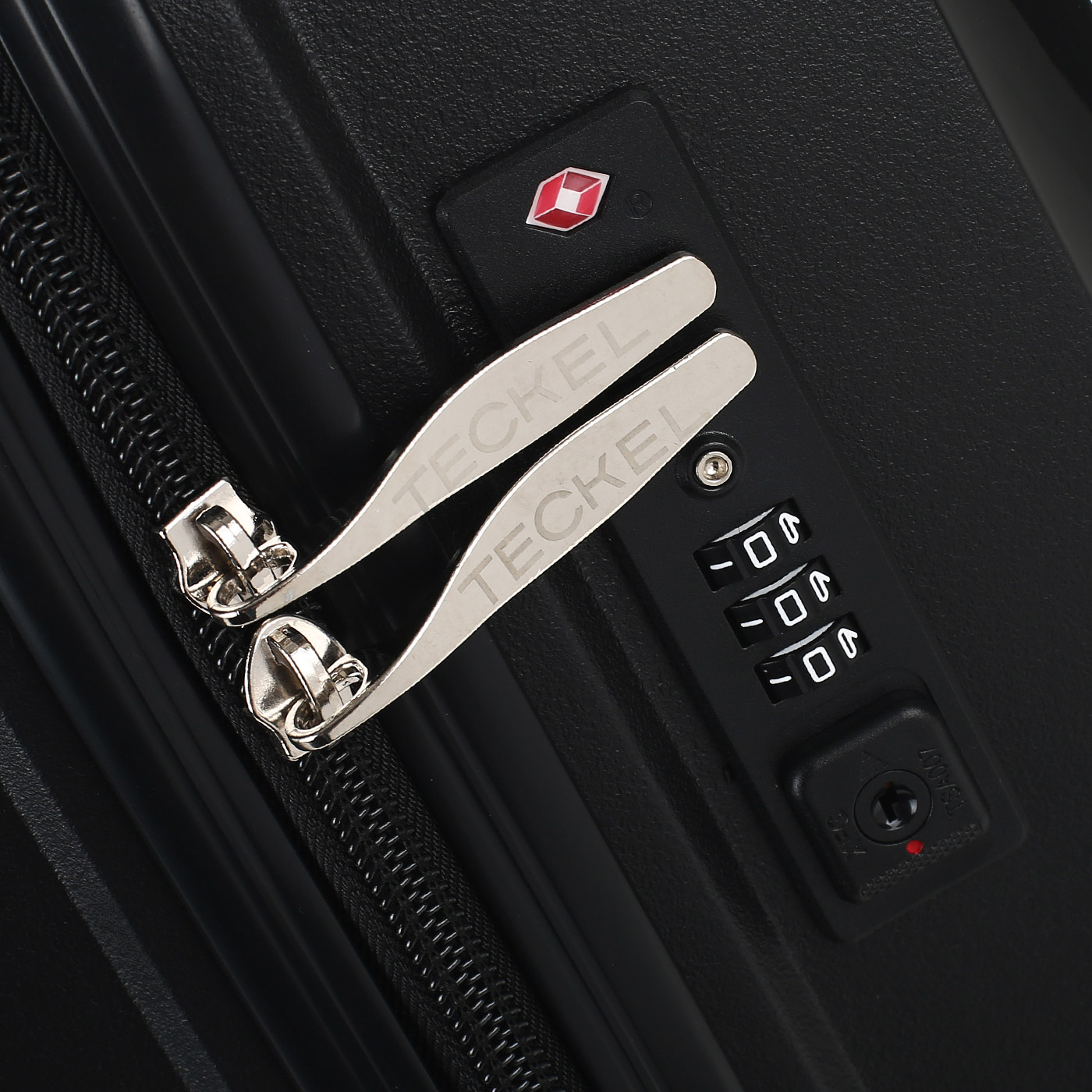 Чемодан маленький S из полипропилена с кодовым замком Teckel Skydriver