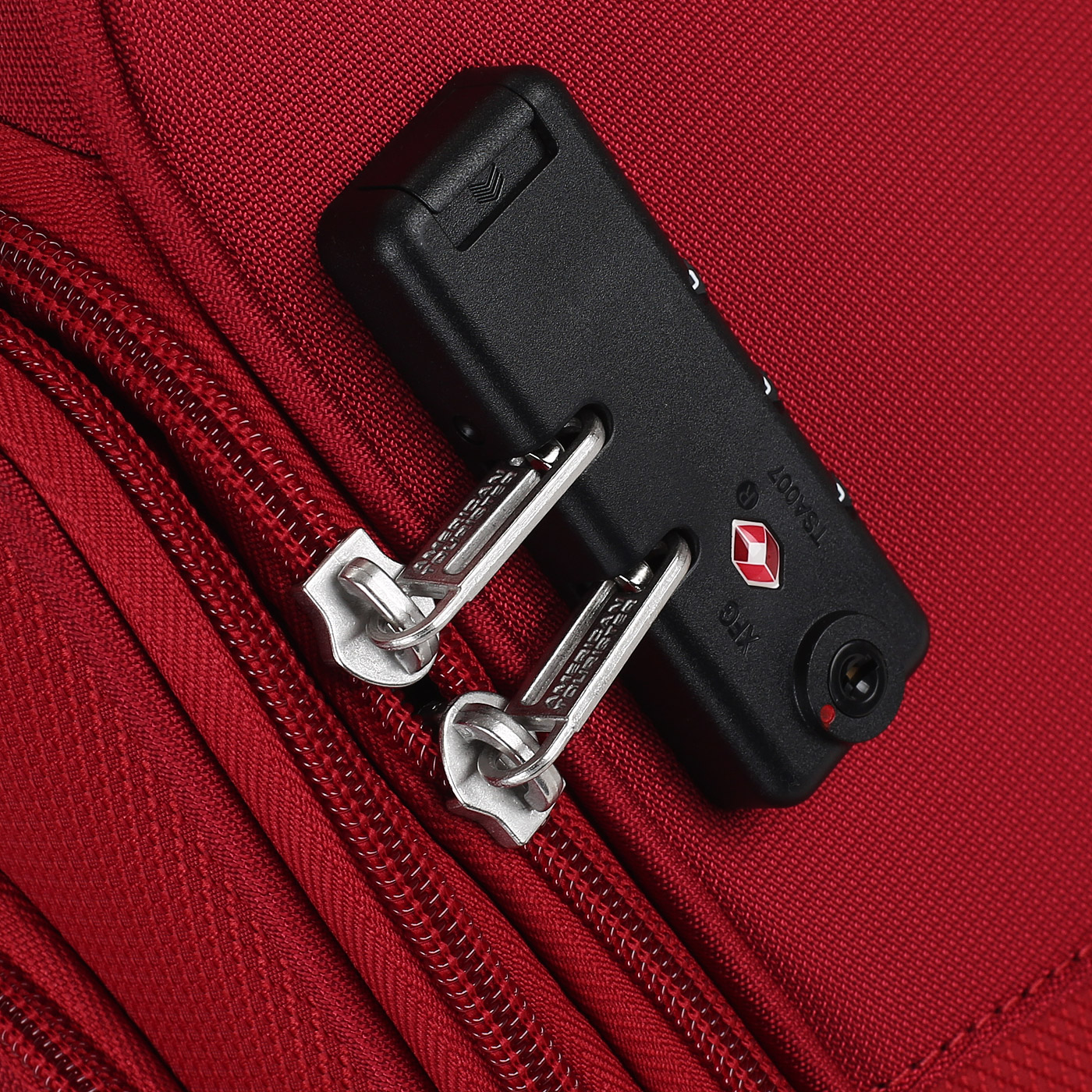 Чемодан средний M тканевый с кодовым замком American Tourister Crosstrack