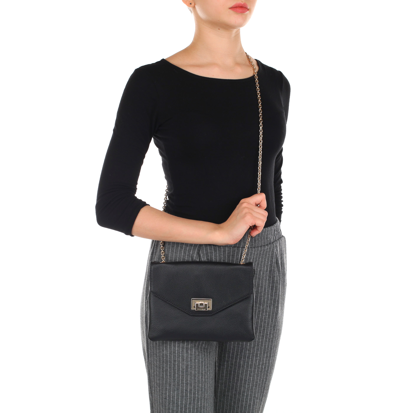 Женская кожаная сумочка кросс-боди на цепочке Coccinelle Pochette