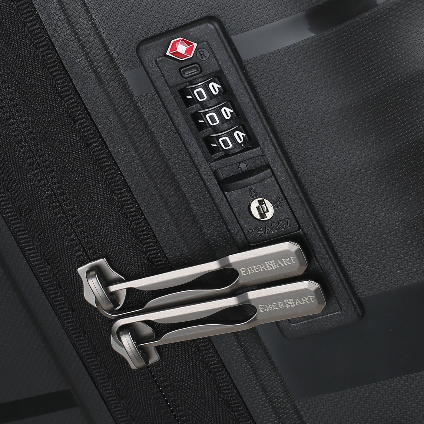 Чемодан средний M из полипропилена Eberhart Wave