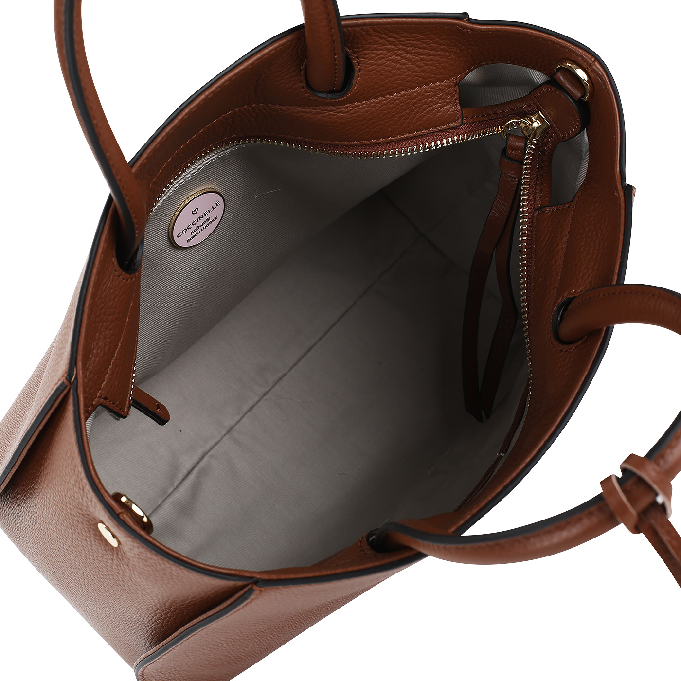 Кожаная сумка с брелоком Coccinelle Concrete