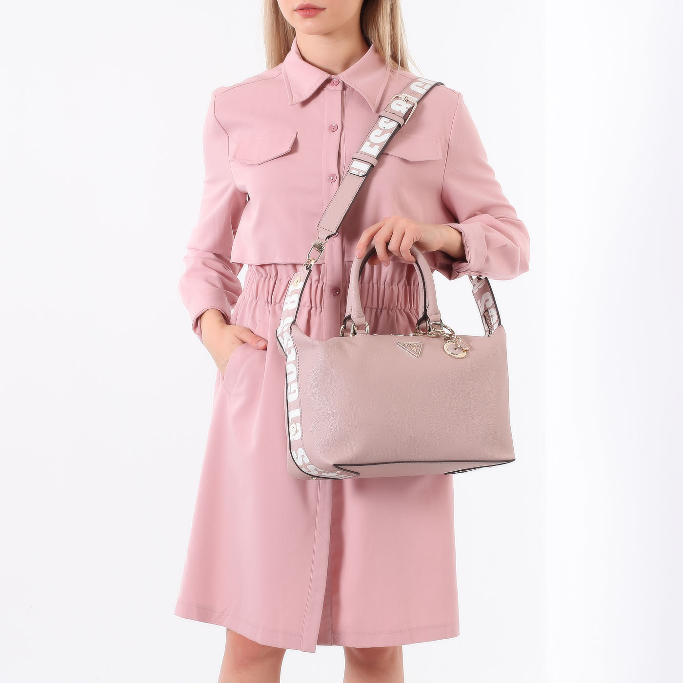 Розовая сумка с плечевым ремнем Guess Narita HWVG76 65060_rosewood ...