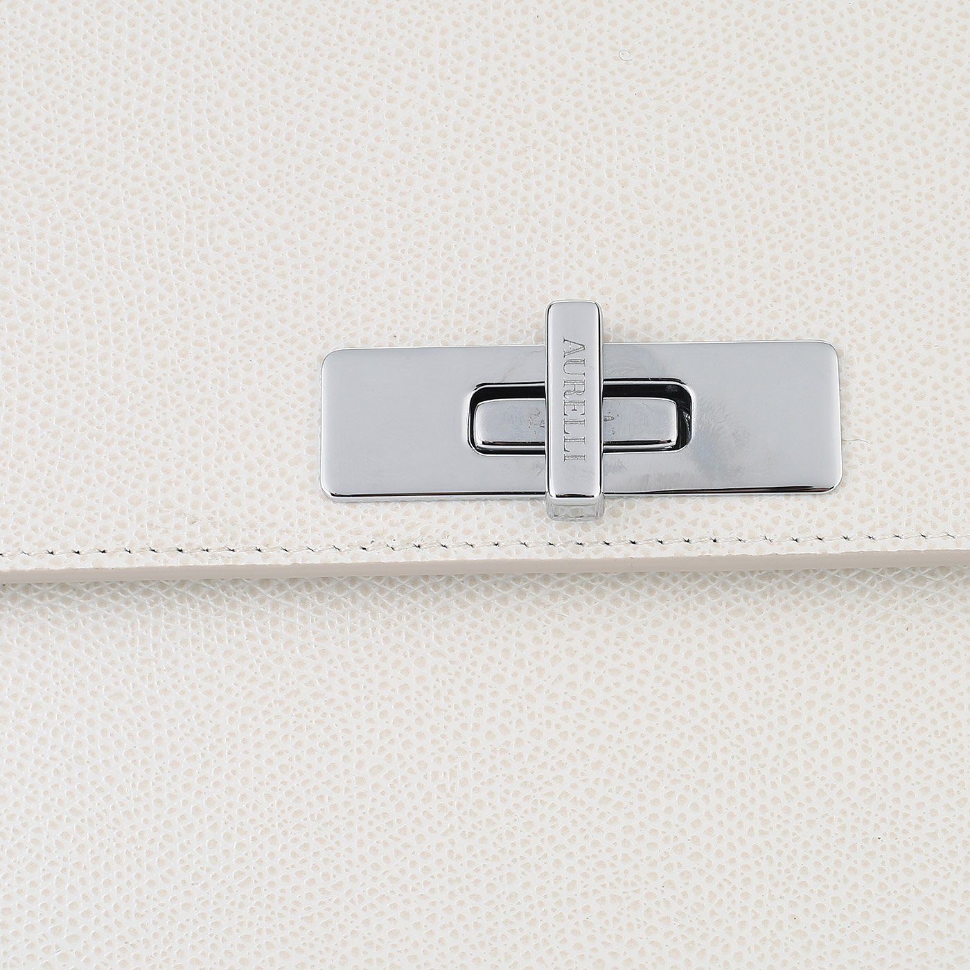 Белая женская сумка через плечо Aurelli Alma