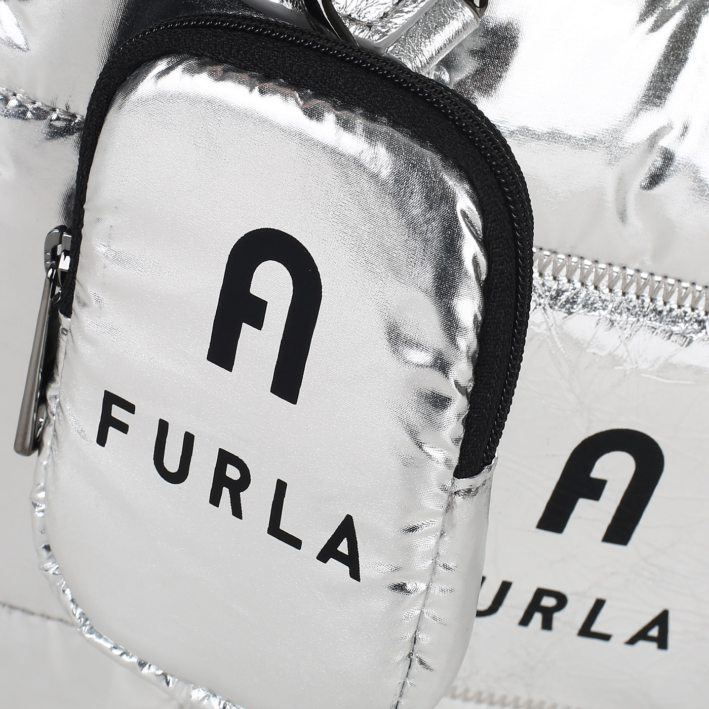 Сумка через плечо с брелком Furla Piuma