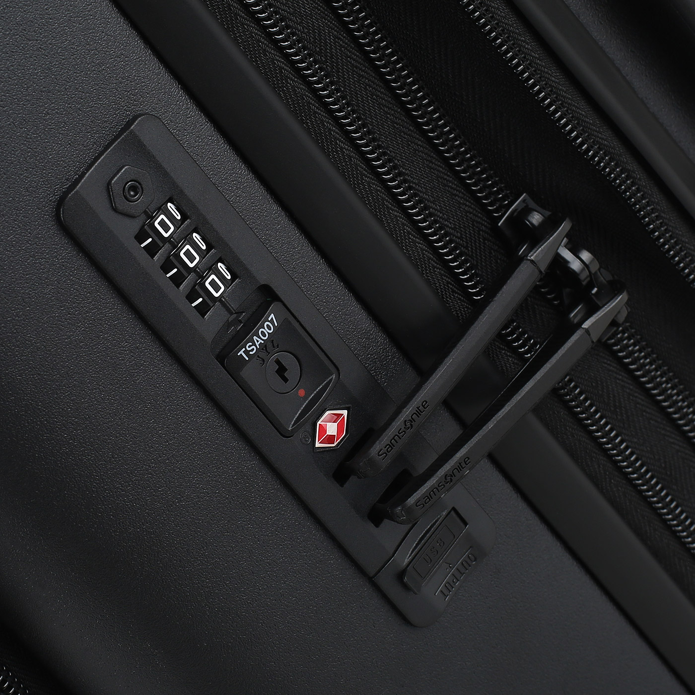 Чемодан маленький S из поликарбоната Samsonite Stackd