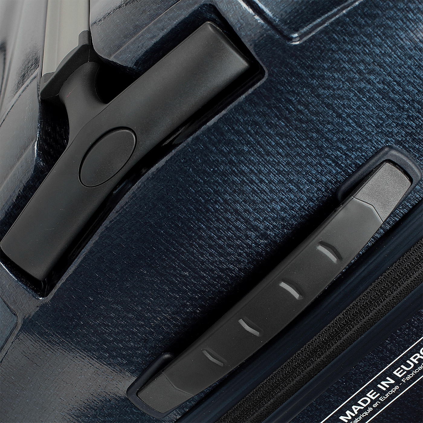 Чемодан очень большой XL из материала Curv с кодовым замком Samsonite Cosmolite
