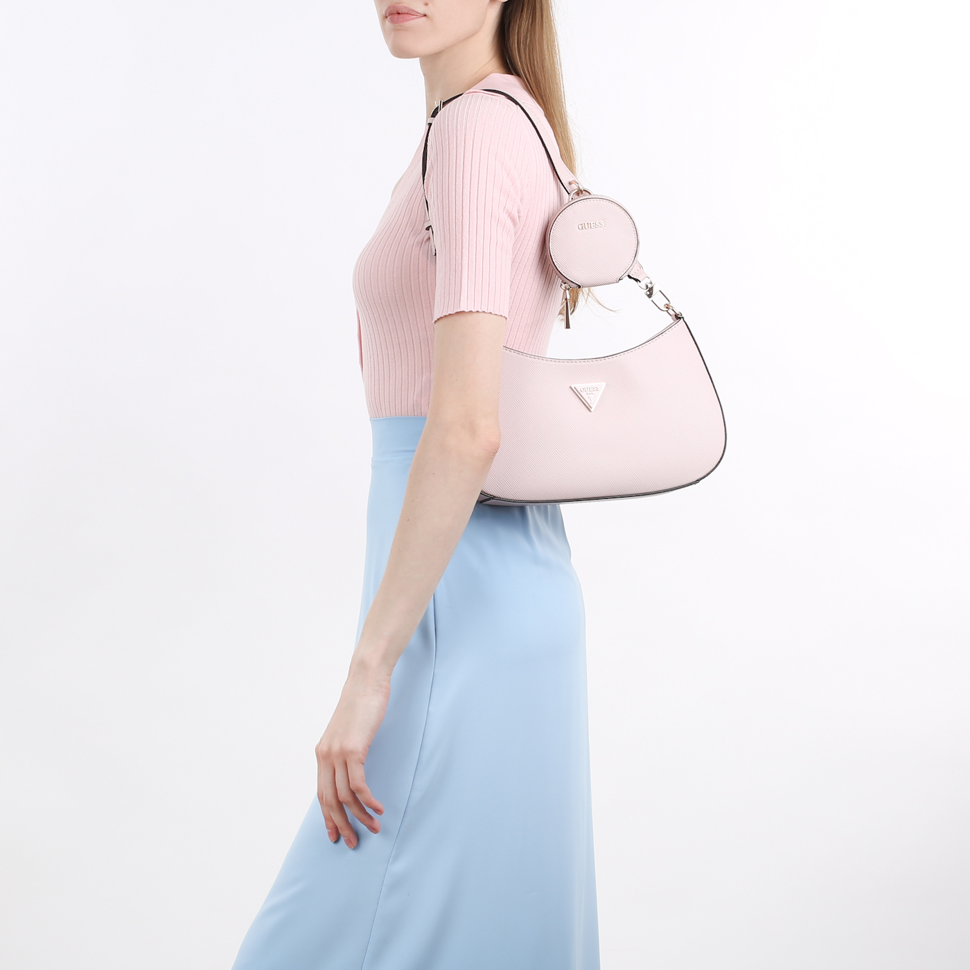 Сумка с фирменным брелоком Guess Alexie