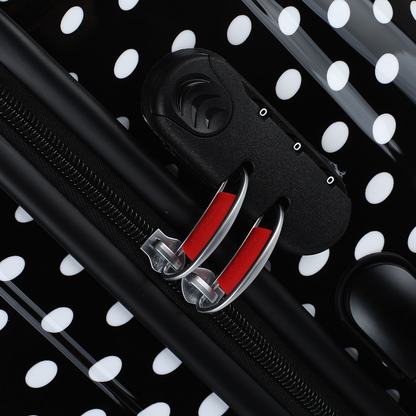 Чемодан American Tourister Disney Legends