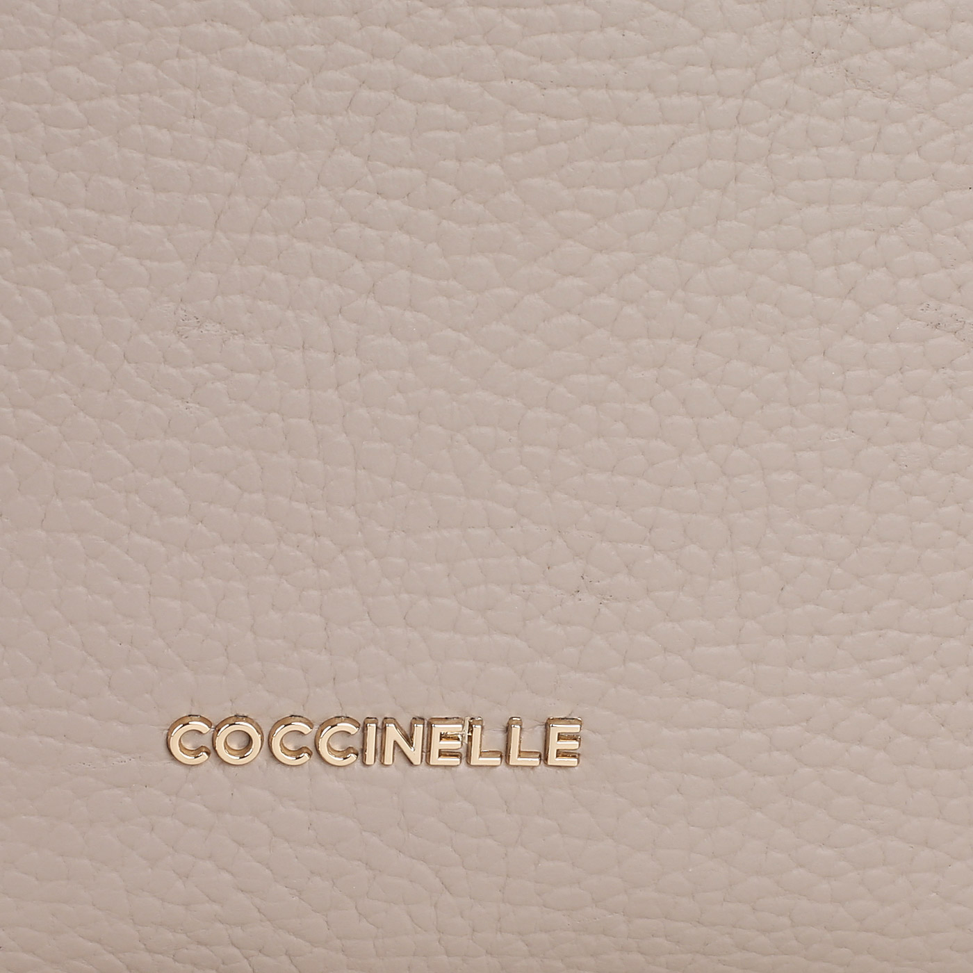 Кожаная сумка через плечо Coccinelle Lea