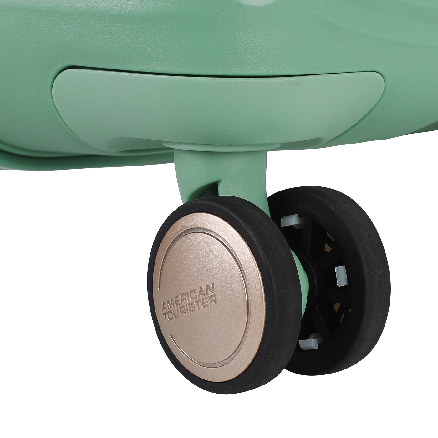 Чемодан средний M из полипропилена с кодовым замком American Tourister Soundbox