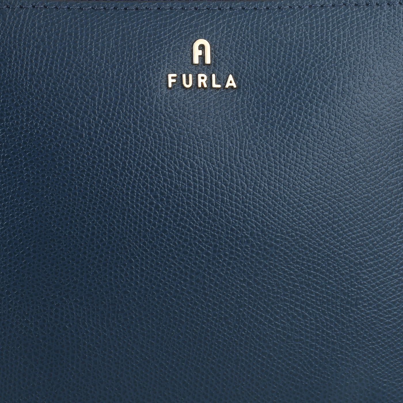 Сумка через плечо с косметичкой Furla Camelia