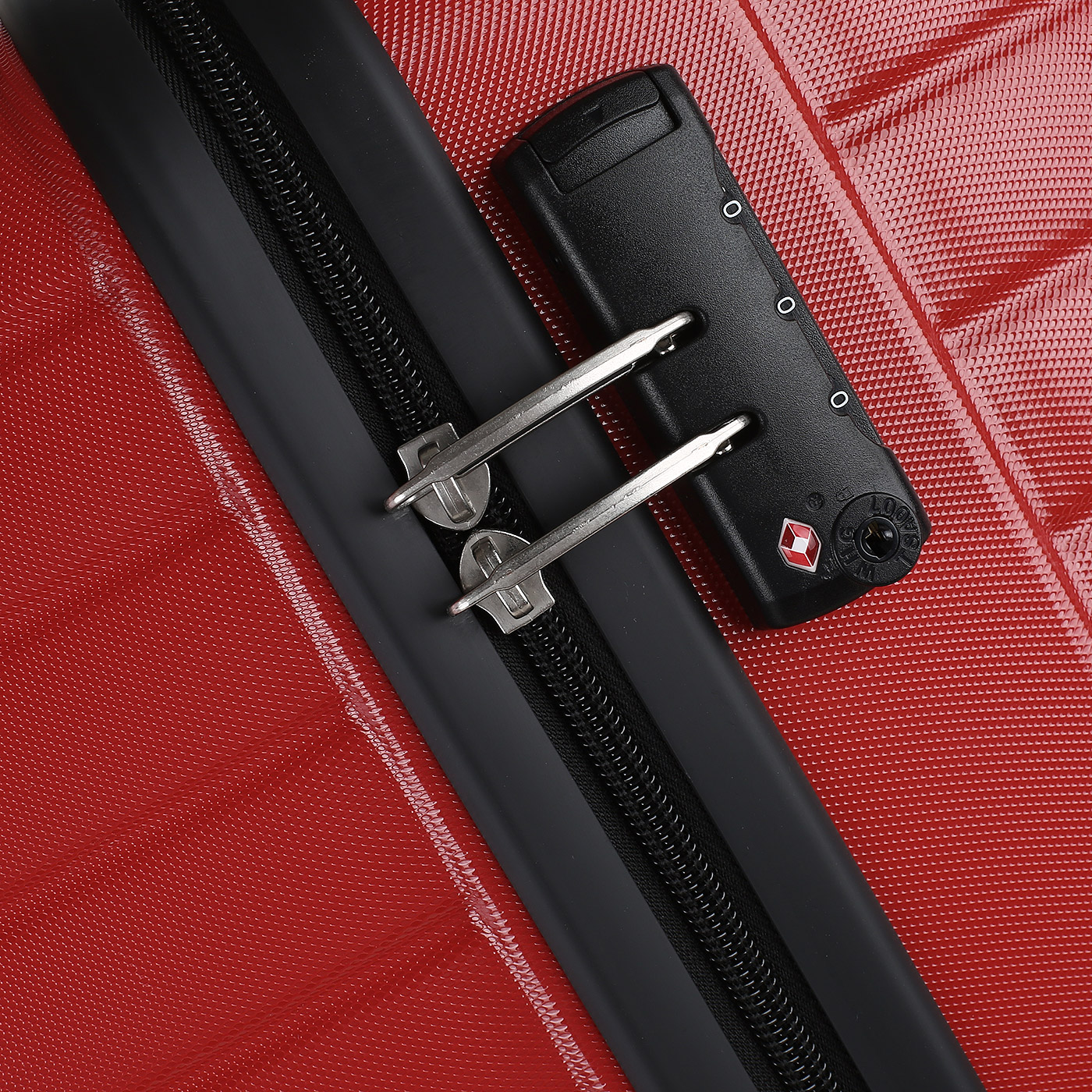 Чемодан большой L из поликарбоната с кодовым замком American Tourister Mighty Maze