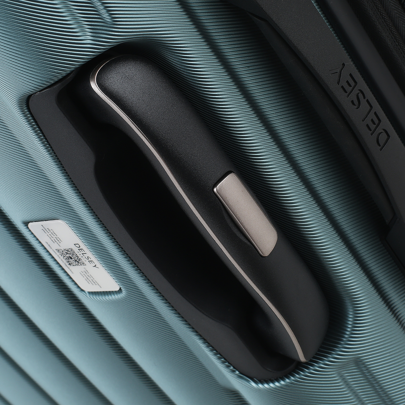 Чемодан на колесах Delsey Shadow 5.0