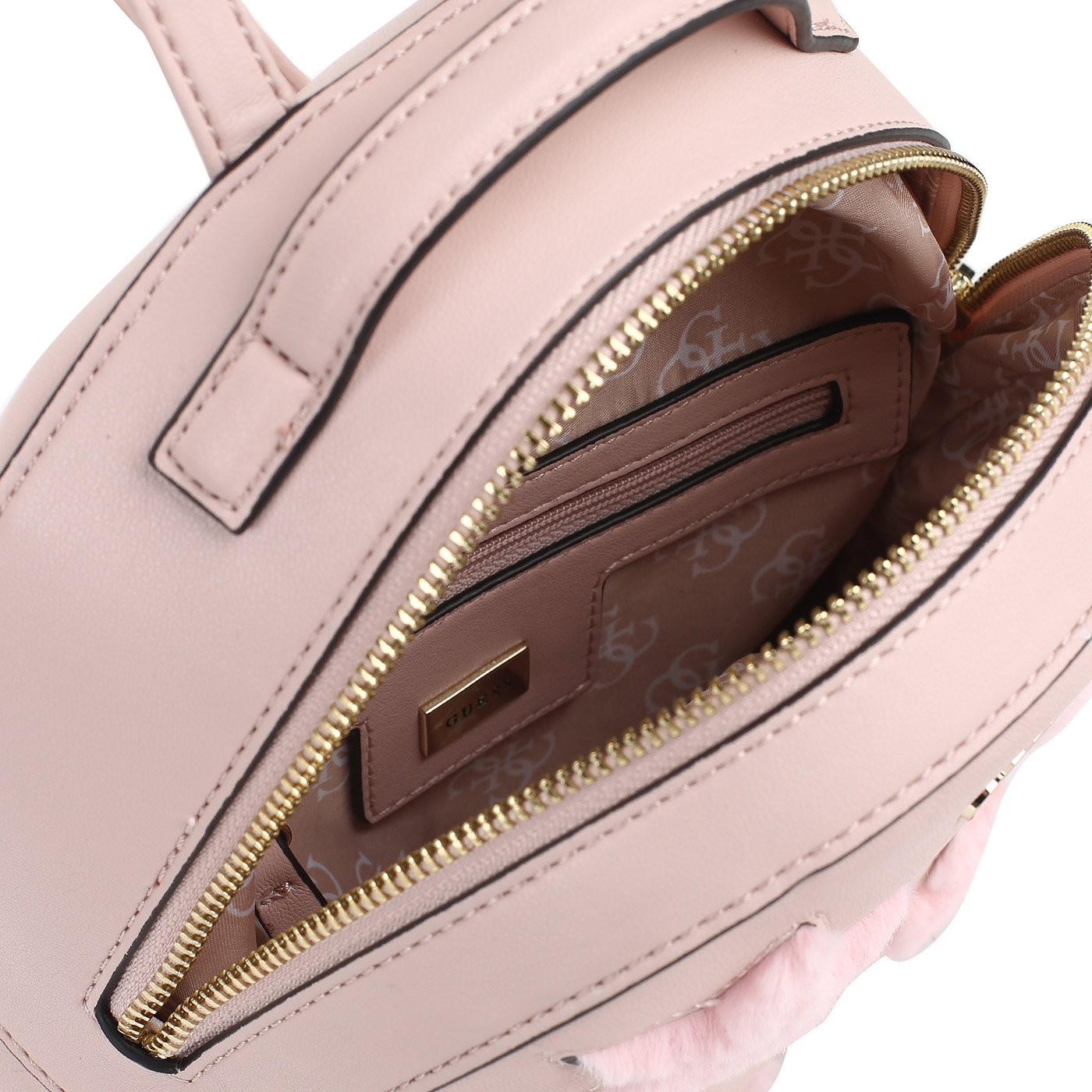 Rozovyj Ryukzak S Dekorom Guess Kids Medium J84z14 W9cs0 Slip Pink 2000557929739 Rozovyj Poliuretan Poliester 19 X 24 X 11 Cena 2808 Rub Kupit V Internet Magazine Panchemodan Ru V Moskve
