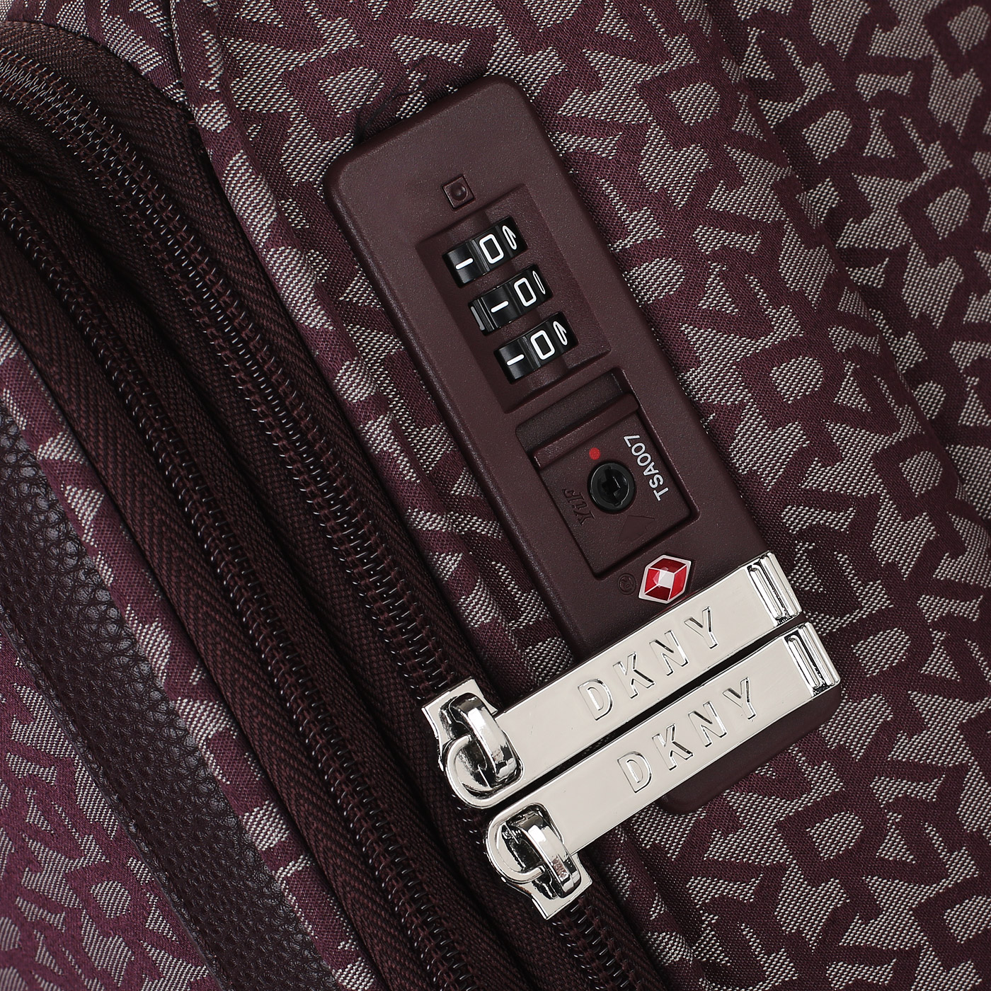 Чемодан большой L тканевый с кодовым замком DKNY DKNY-090 Signature softs