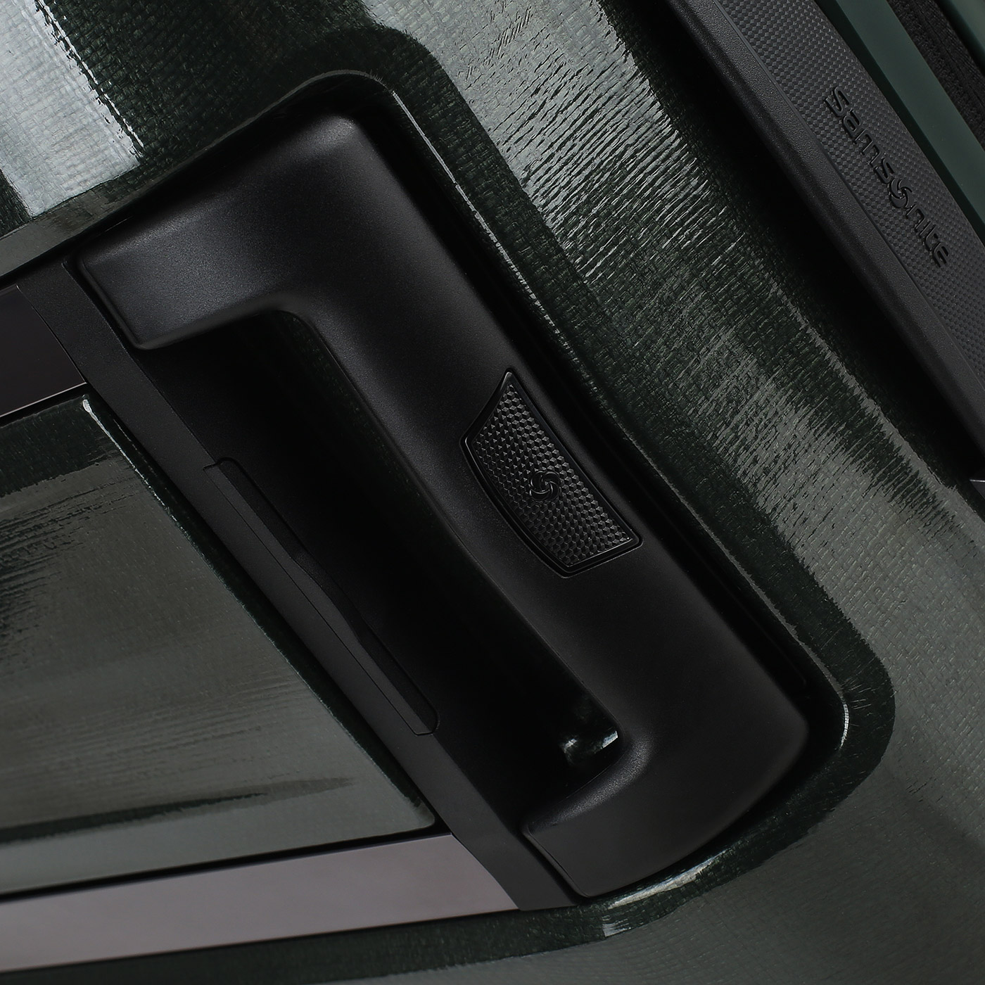 Чемодан большой L из материала Curv Samsonite Major-Lite