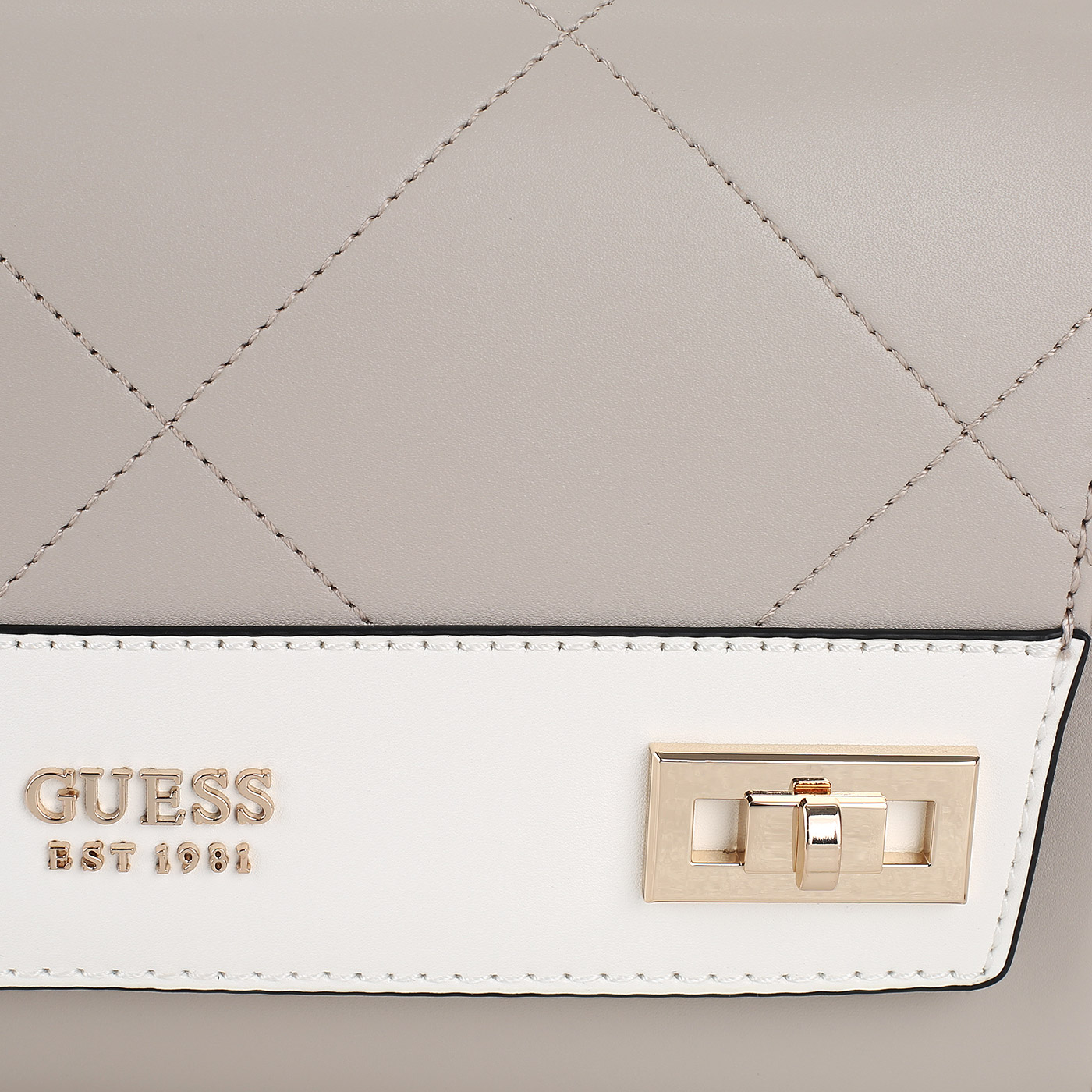 Сумка с цепочкой Guess Katey