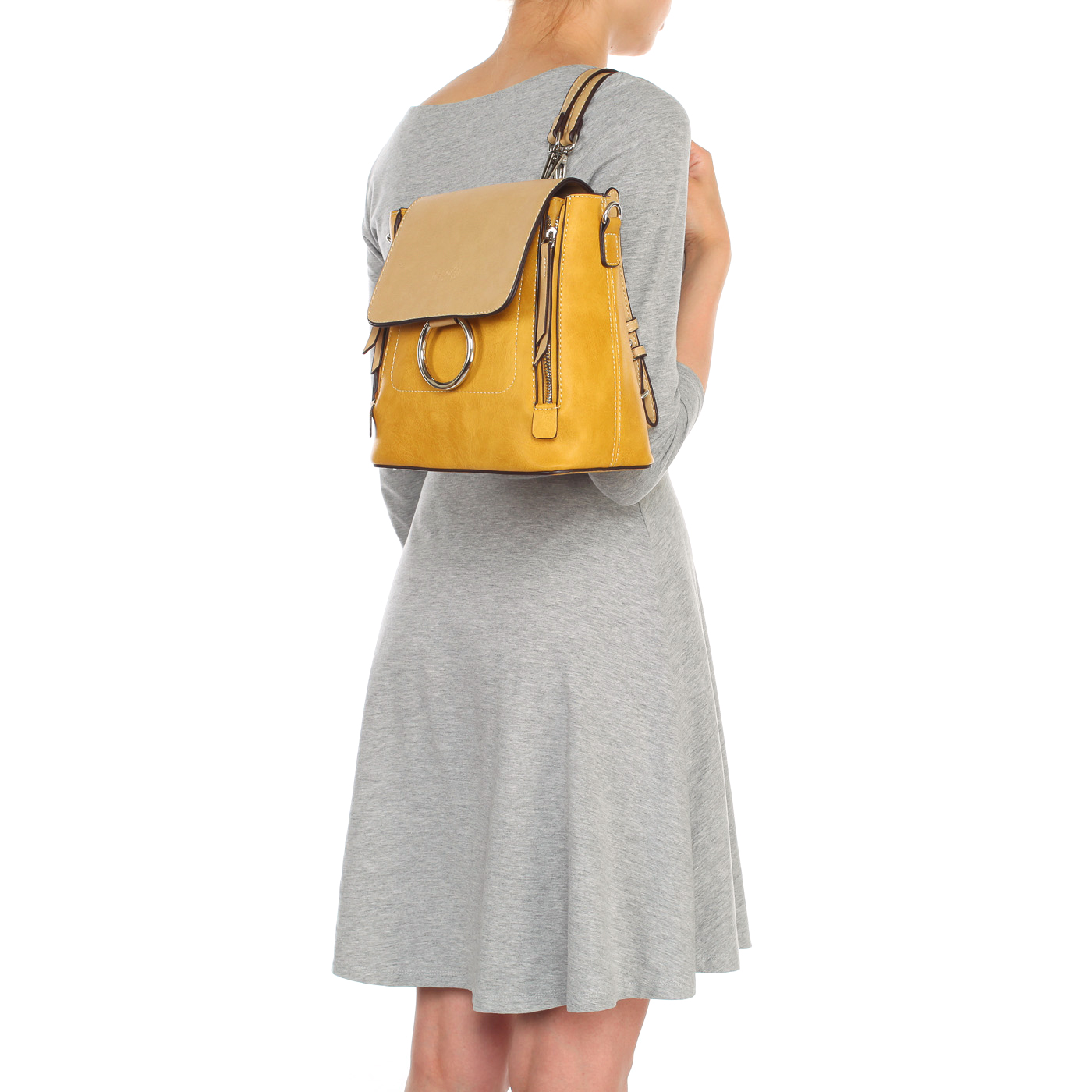 Практичная женская сумка-рюкзак из экокожи желтого цвета Dispacci 