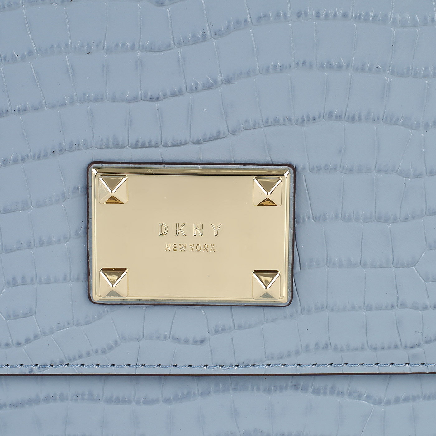 Сумка с отделкой под кожу крокодила DKNY Pearl