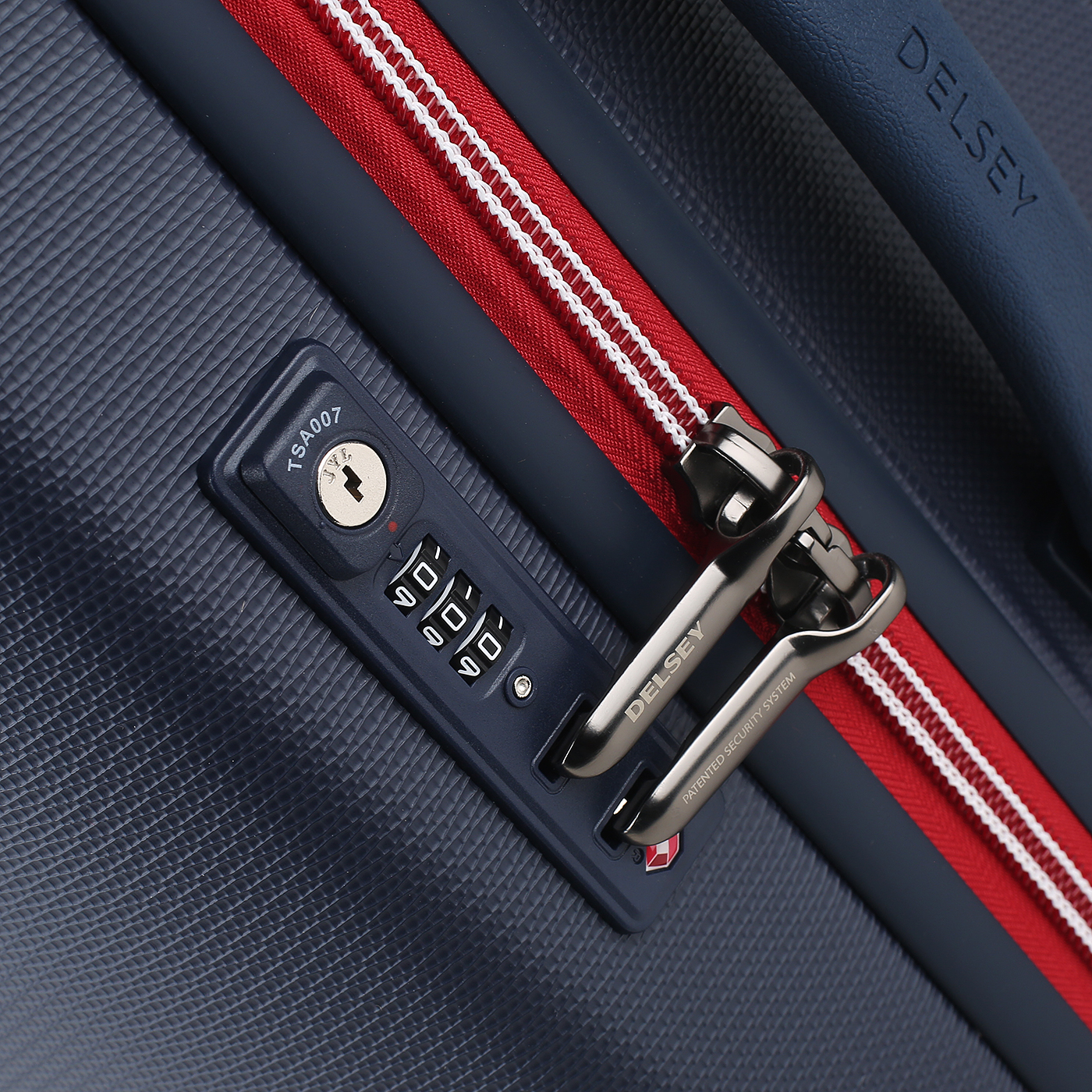 Чемодан очень большой XL из поликарбоната Delsey Chatelet Air