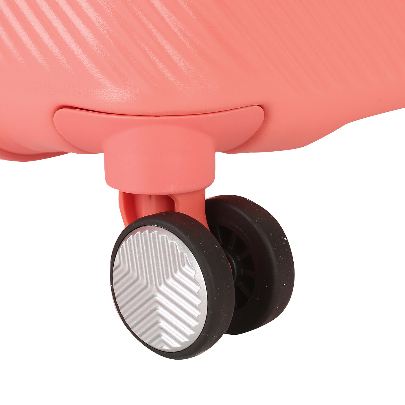 Чемодан средний M из поликарбоната с кодовым замком American Tourister Flylife