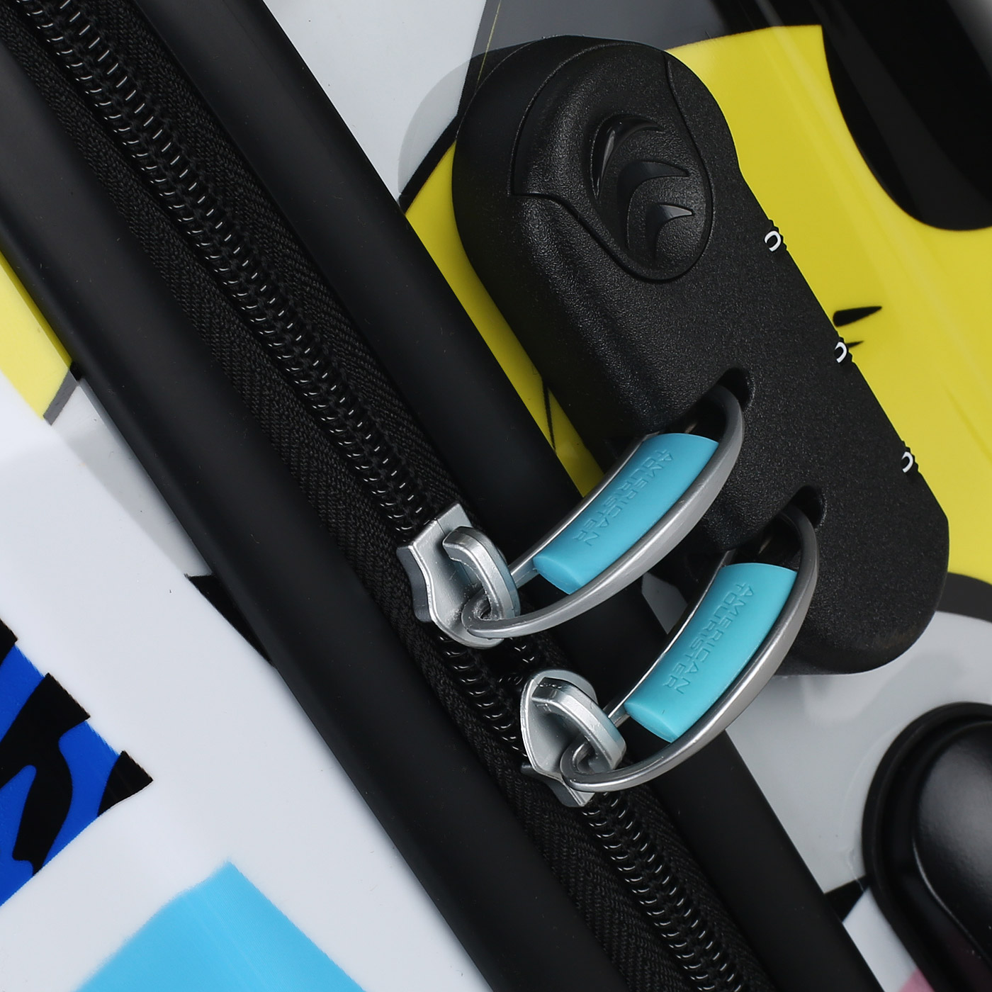 Чемодан American Tourister Marvel Legends Spinner