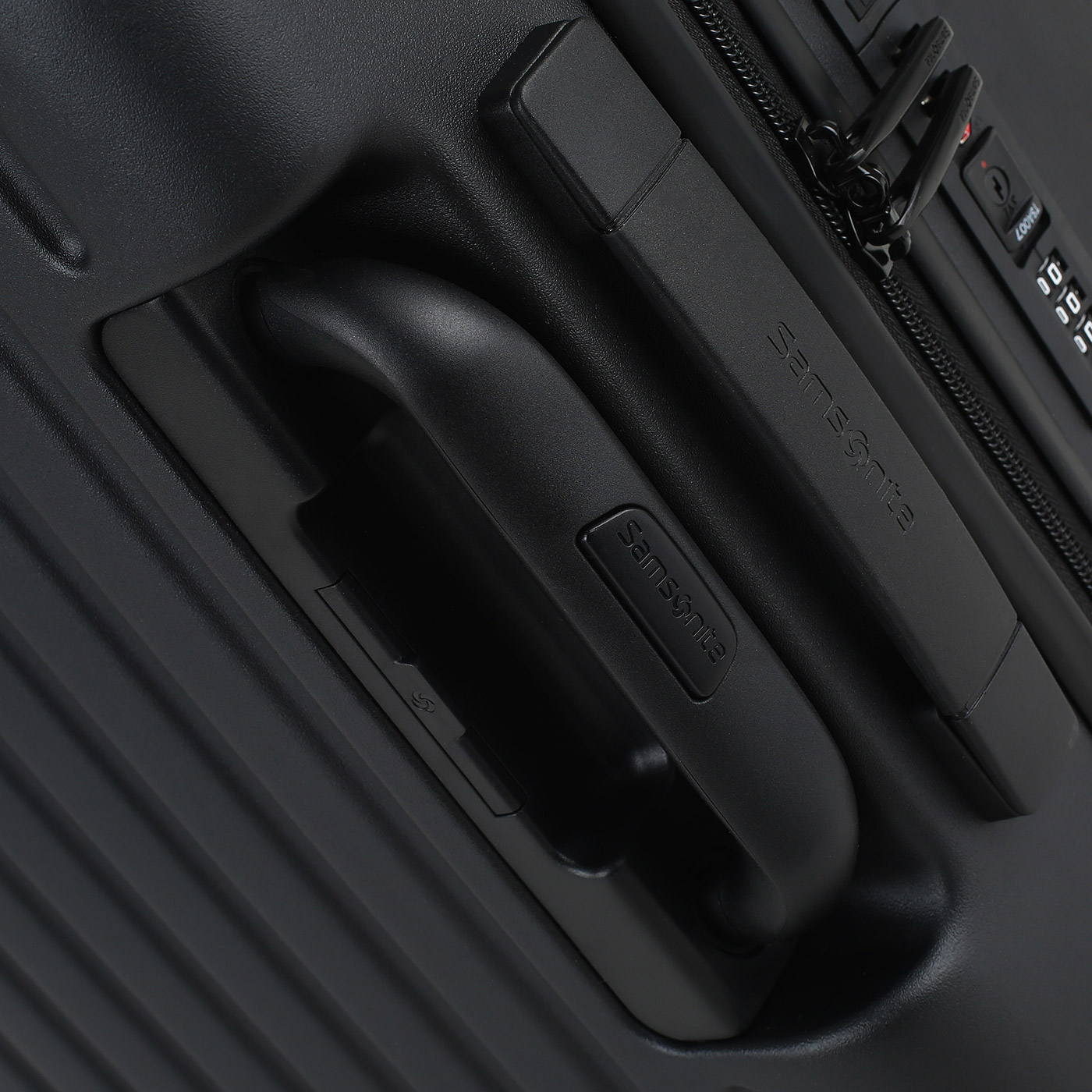 Чемодан маленький S из поликарбоната Samsonite Stackd