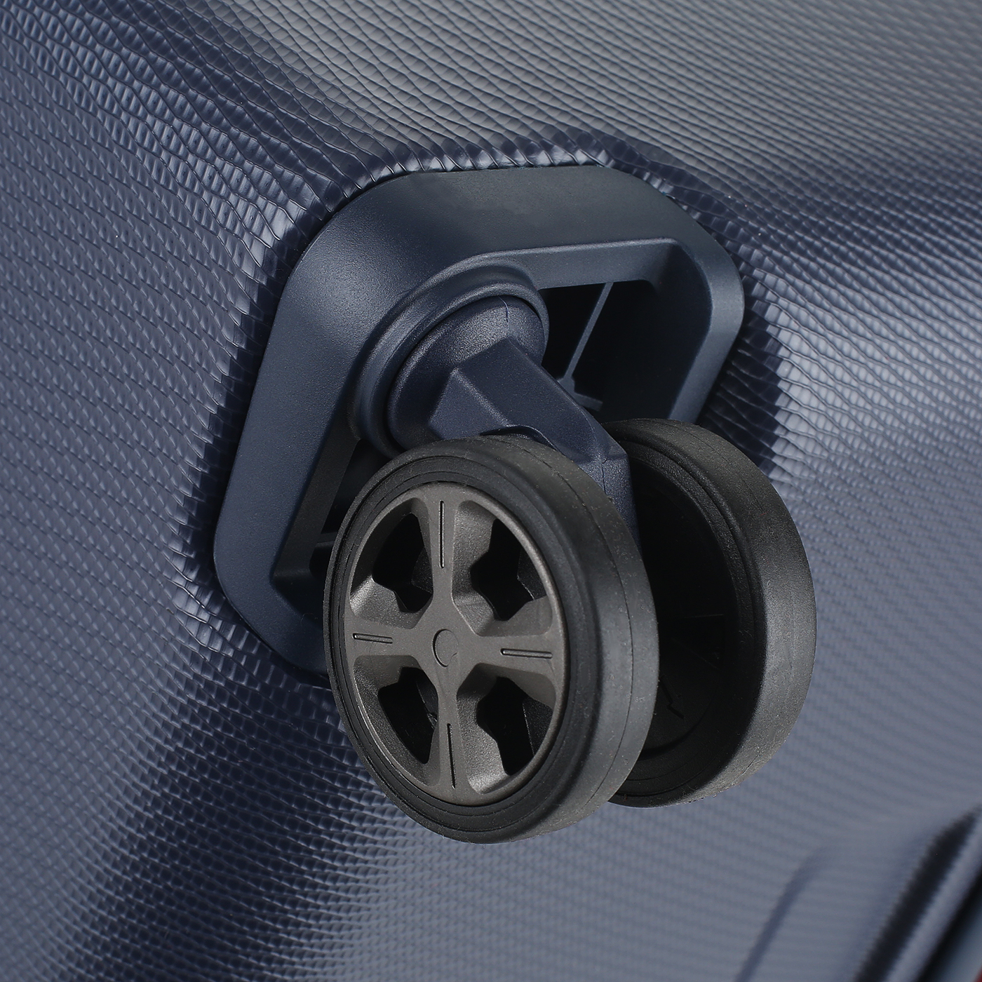 Чемодан очень большой XL из поликарбоната Delsey Chatelet Air