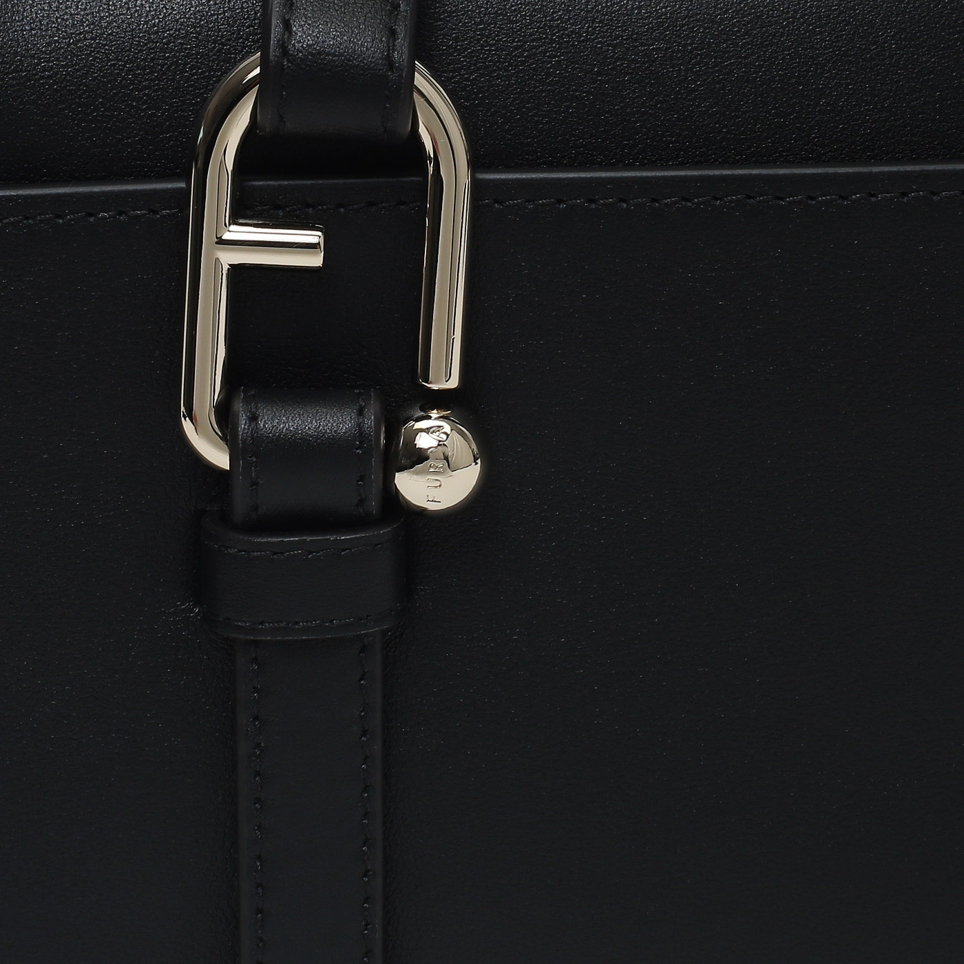 Кожаная сумка Furla Nuvola