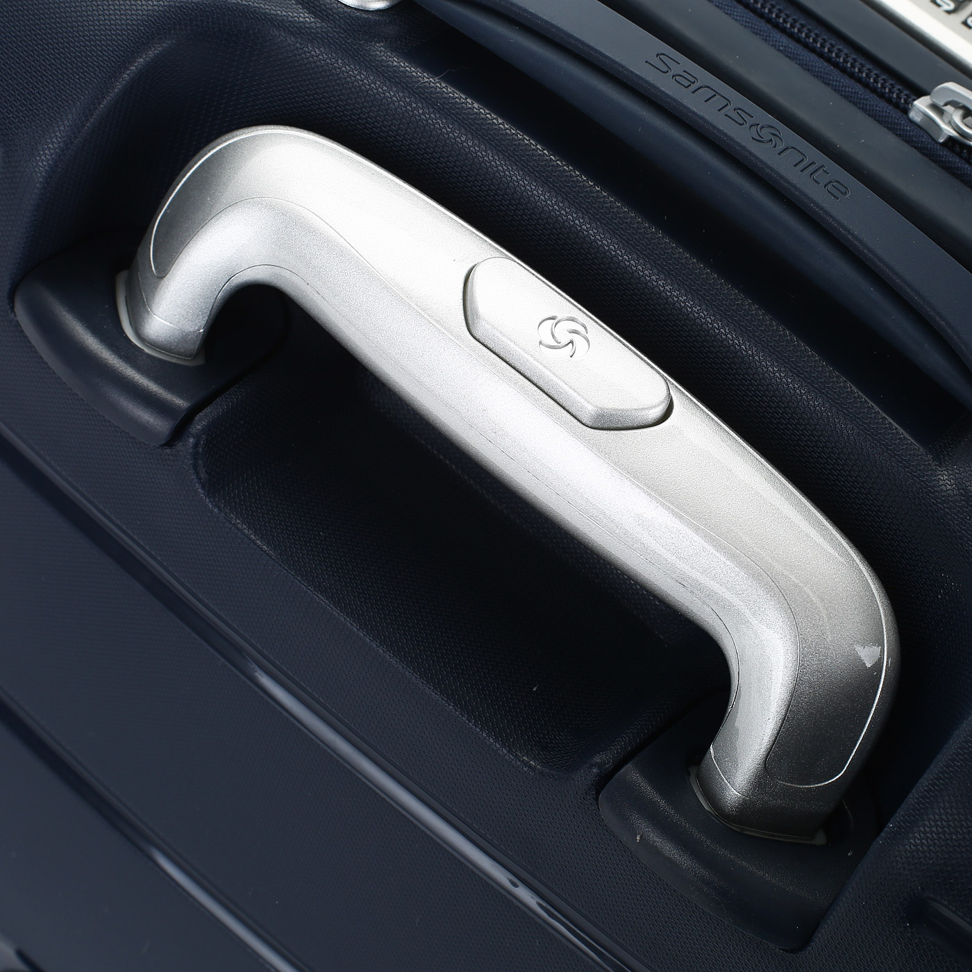 Чемодан для ручной клади из полипропилена с кодовым замком Samsonite Flux