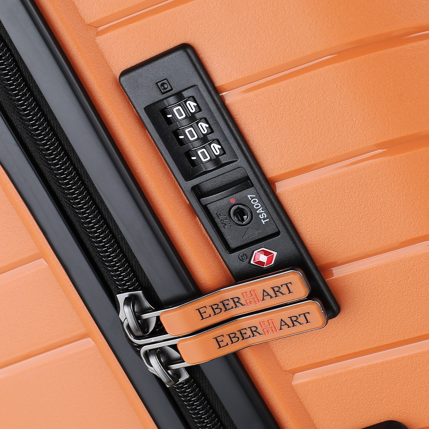 Чемодан большой L из полипропилена Eberhart Allure