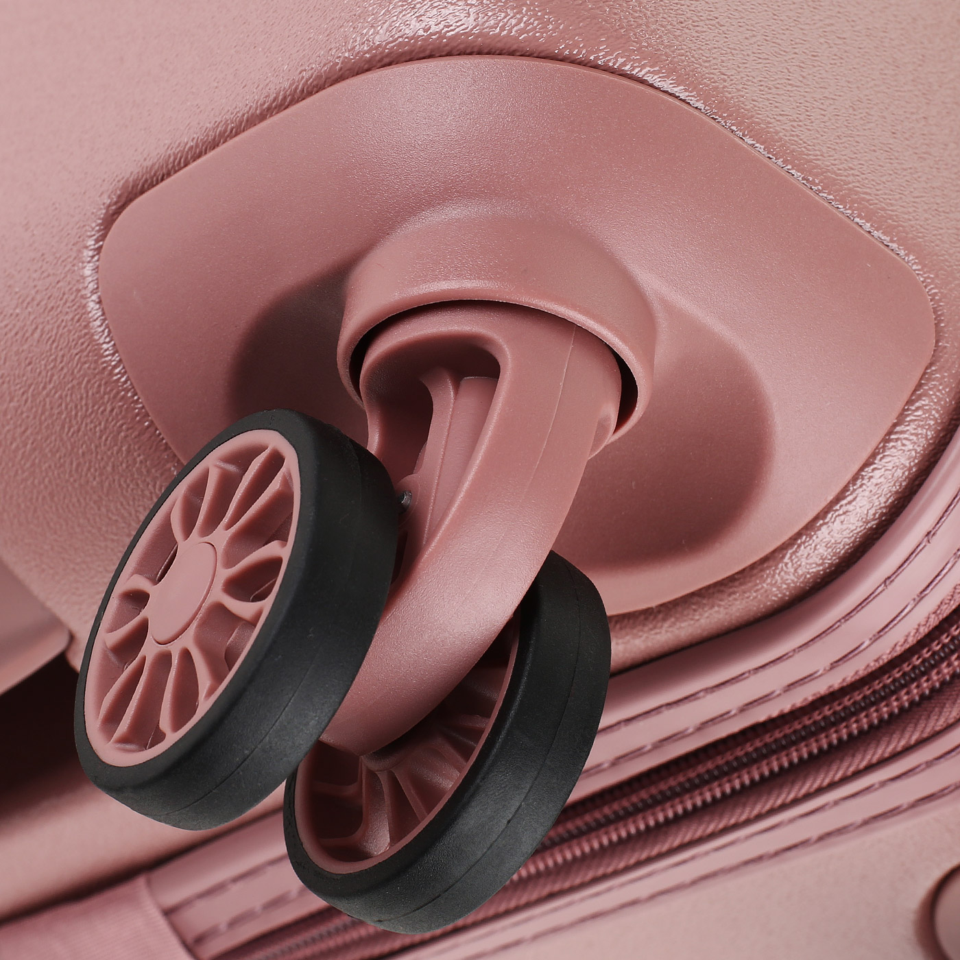 Чемодан маленький S из ABS-пластика с кодовым замком DKNY DKNY-014 Metal Logo