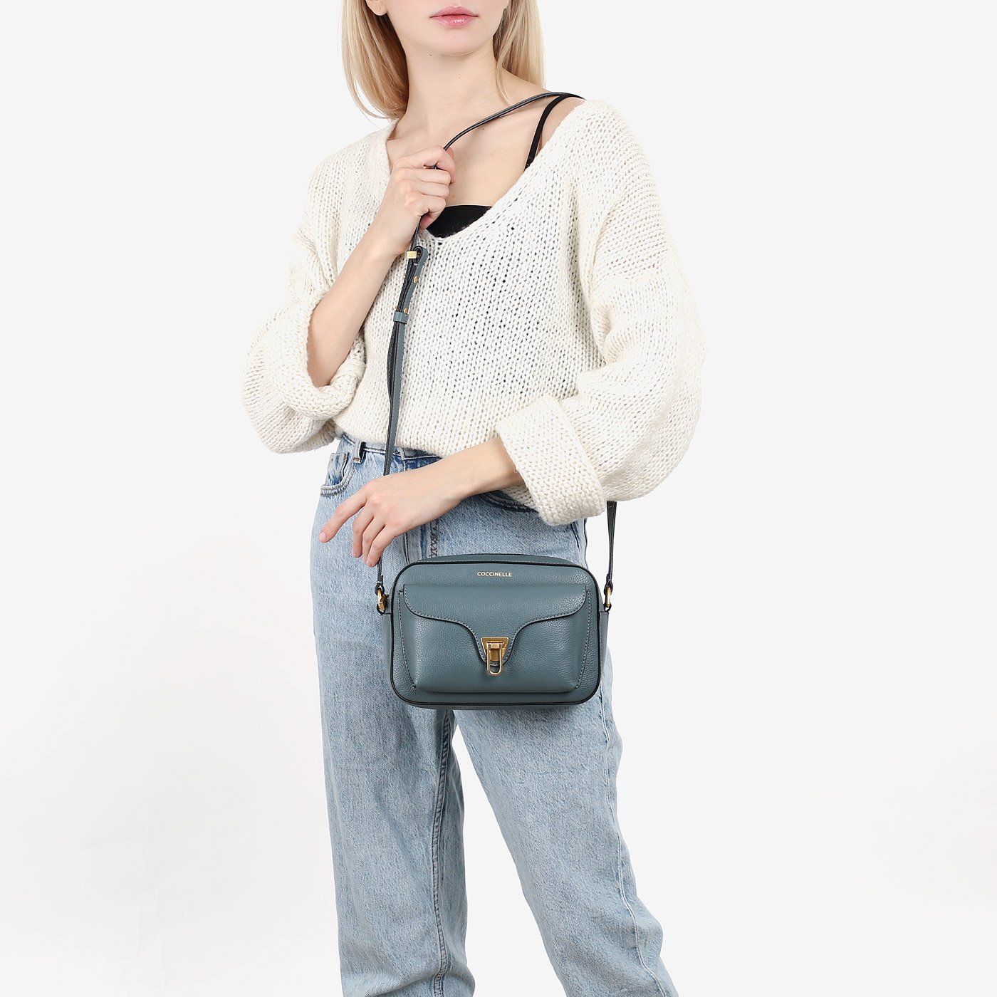 Кожаная сумка через плечо Coccinelle Beat Soft