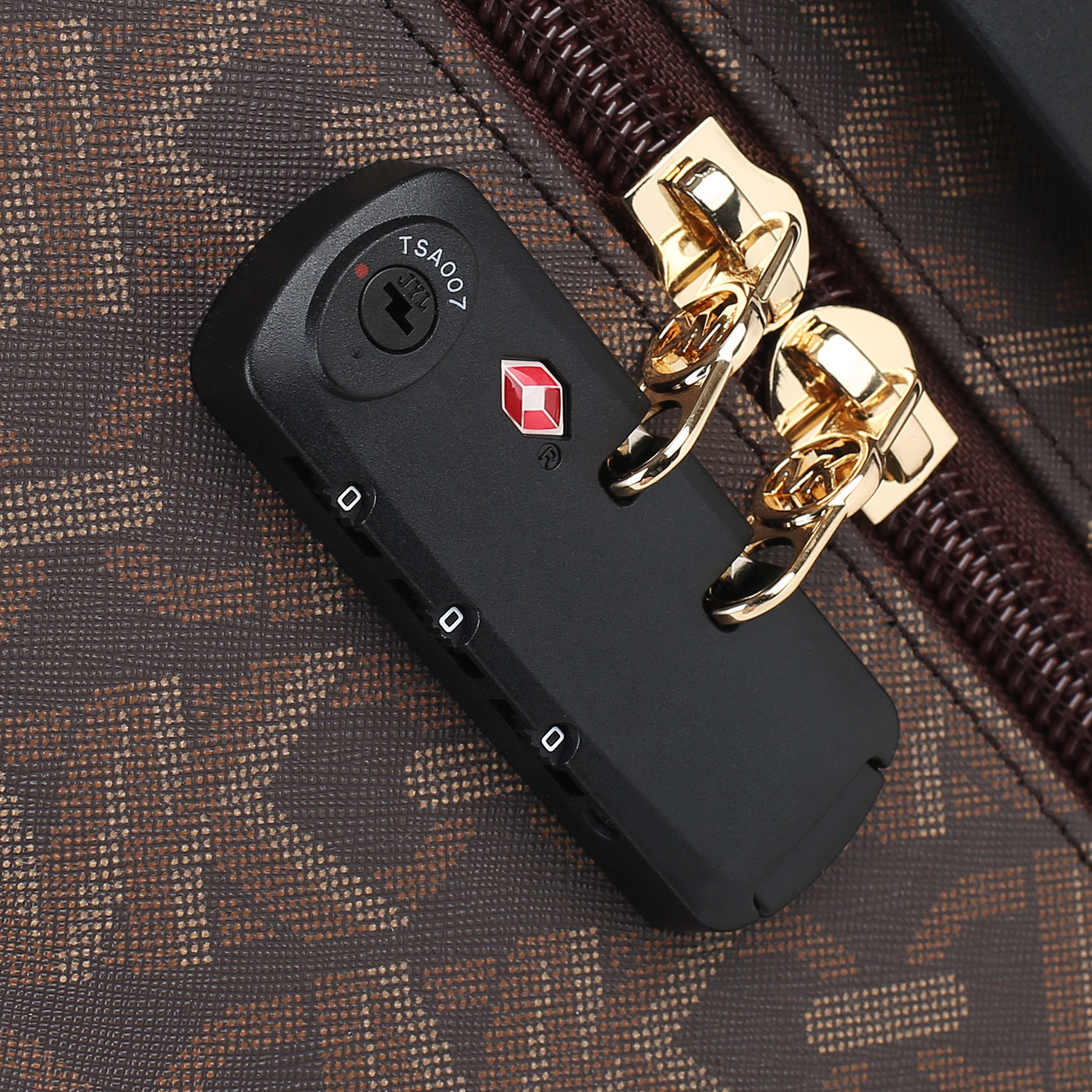 Чемодан на колесах Michael Kors Travel