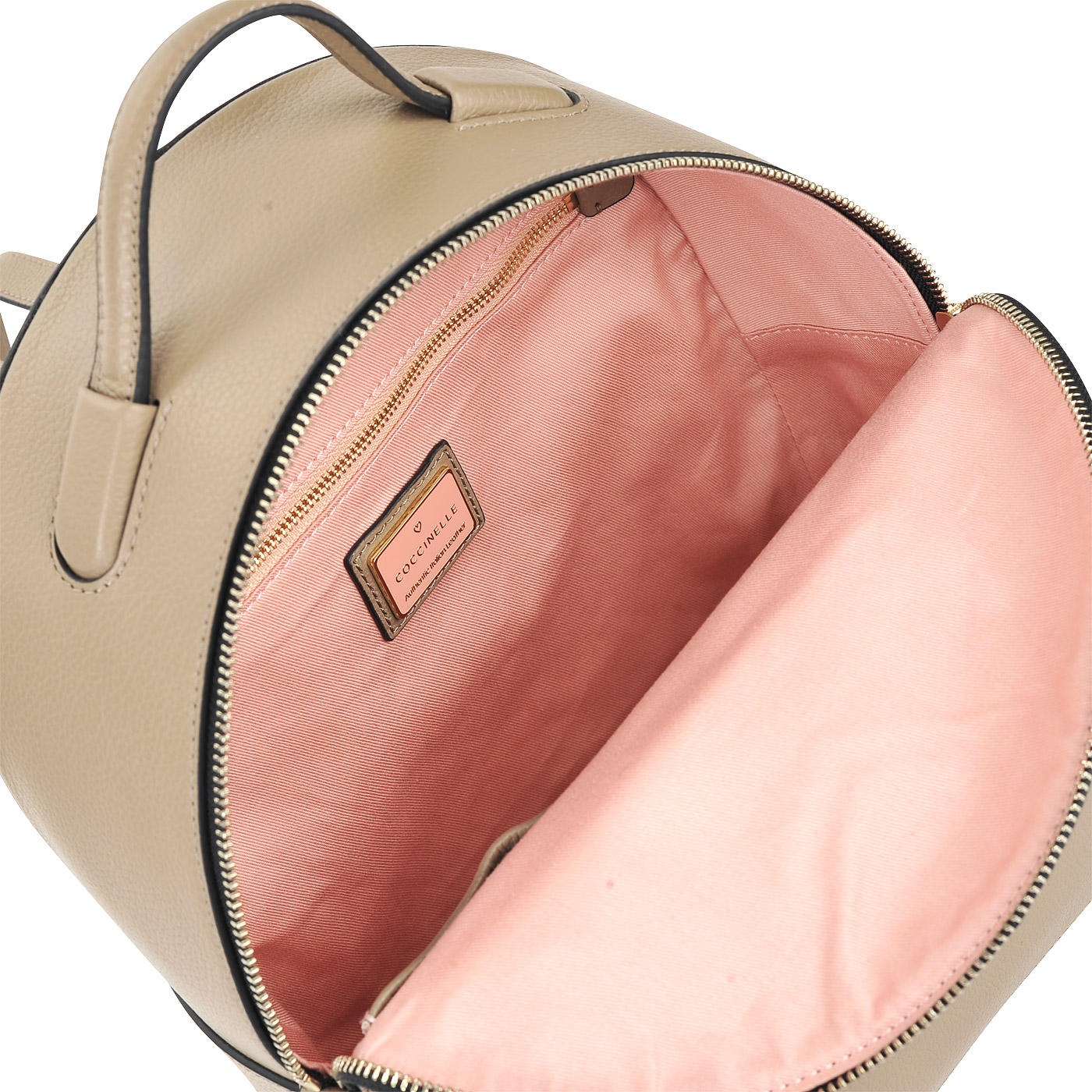 Вместительный женский рюкзак из натуральной кожи Coccinelle Clementine soft