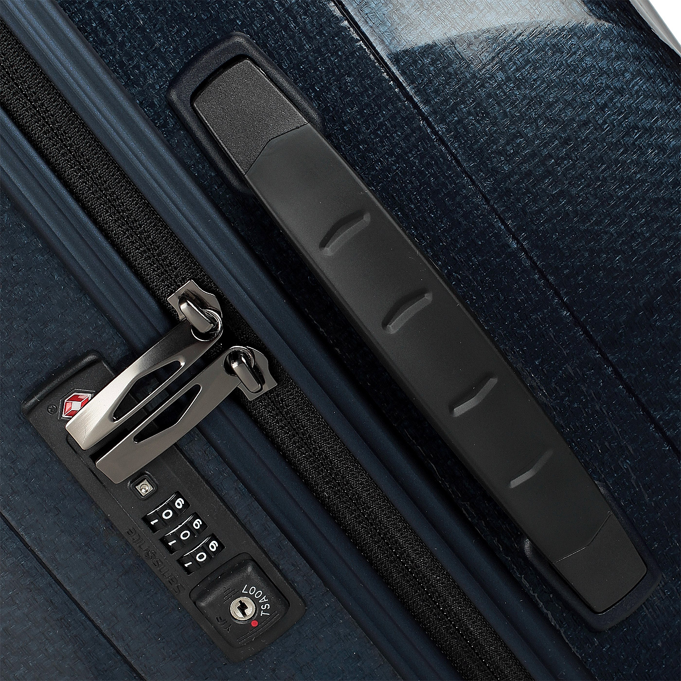 Чемодан очень большой XL из материала Curv с кодовым замком Samsonite Cosmolite