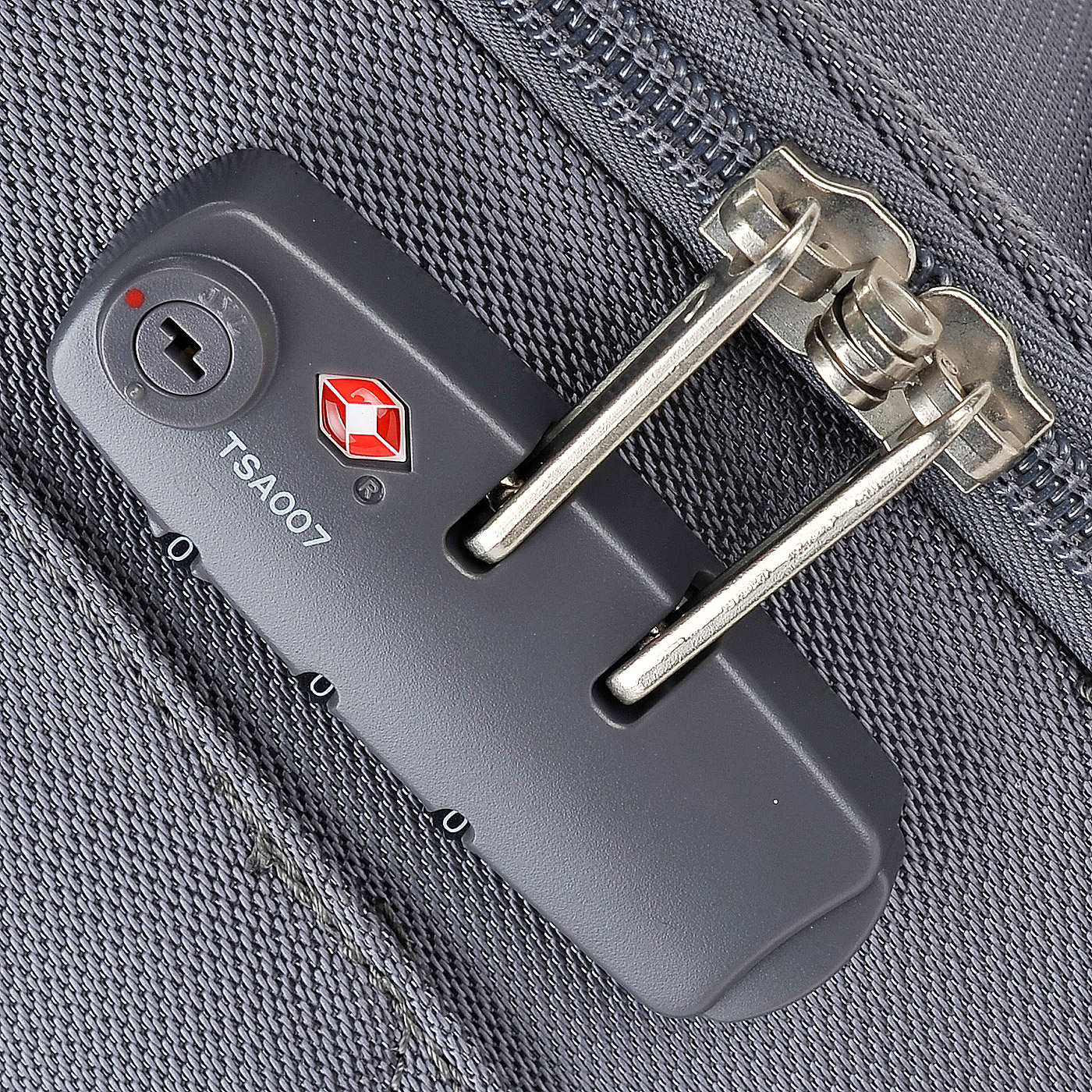 Чемодан на колесах Delsey Air Adventure soft