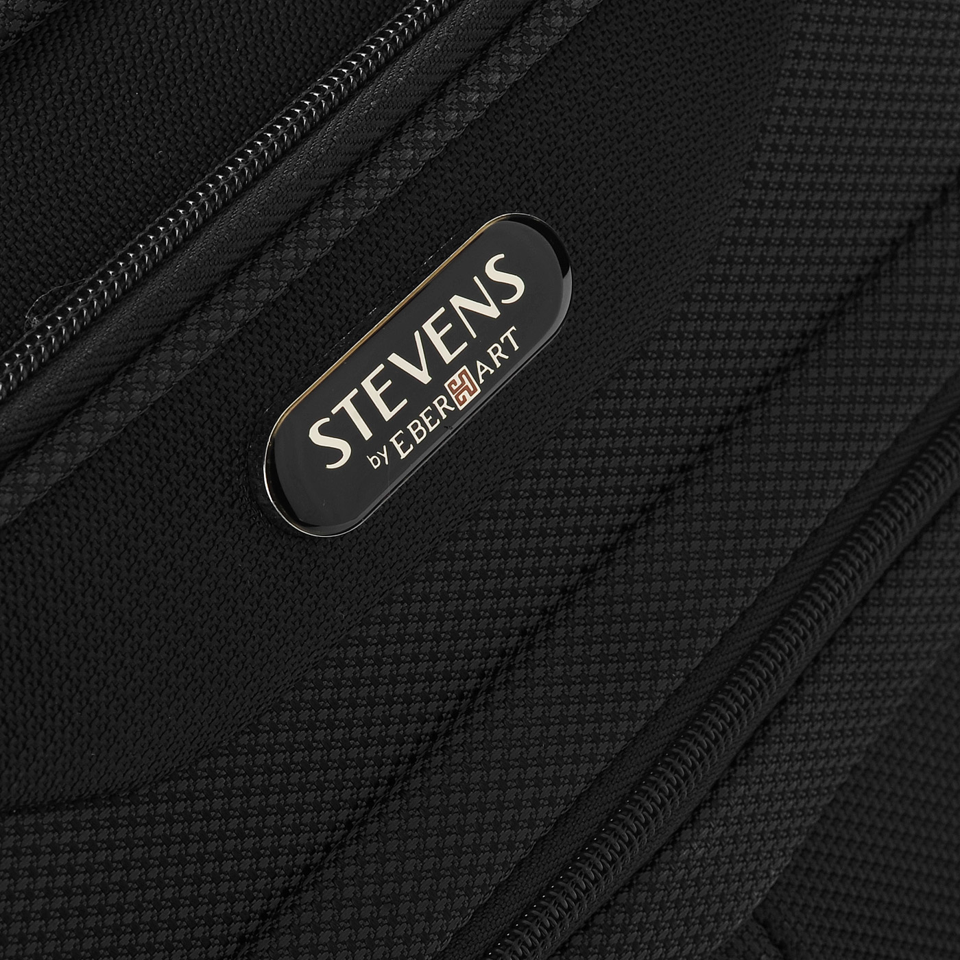 Тканевый чемодан с внешними карманами Stevens Continental