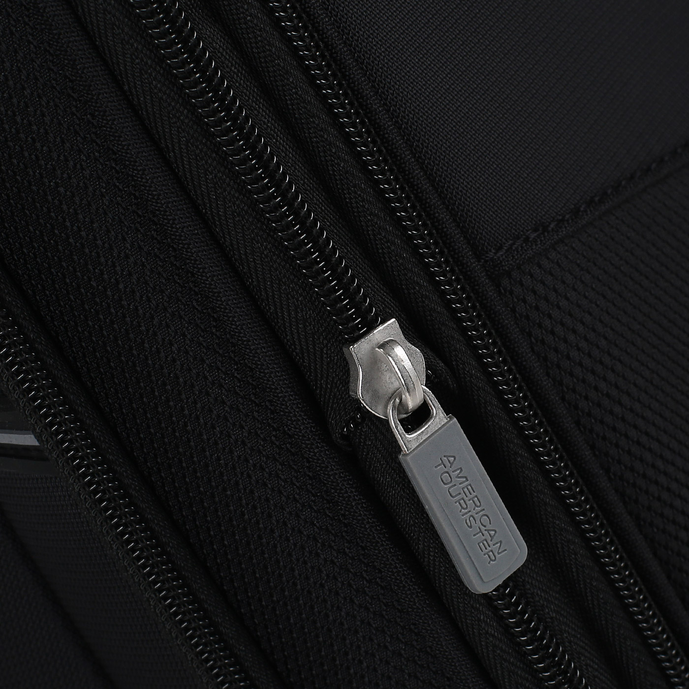 Чемодан большой L тканевый с кодовым замком American Tourister Crosstrack