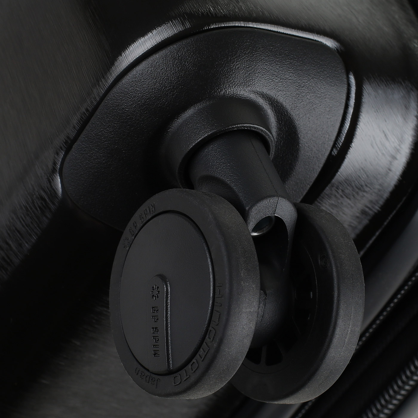 Чемодан средний M из поликарбоната Cerruti 1881 