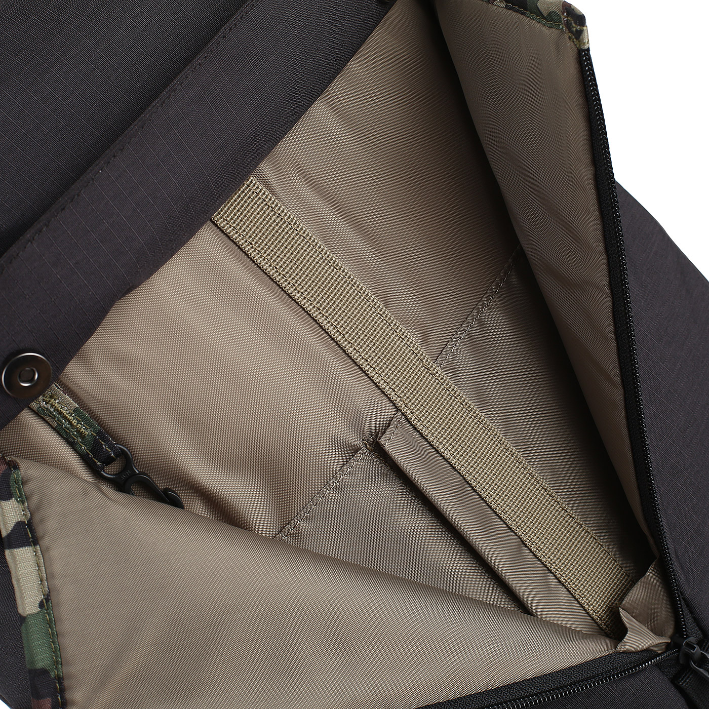 Черный рюкзак на молнии Thule Lithos Backpack