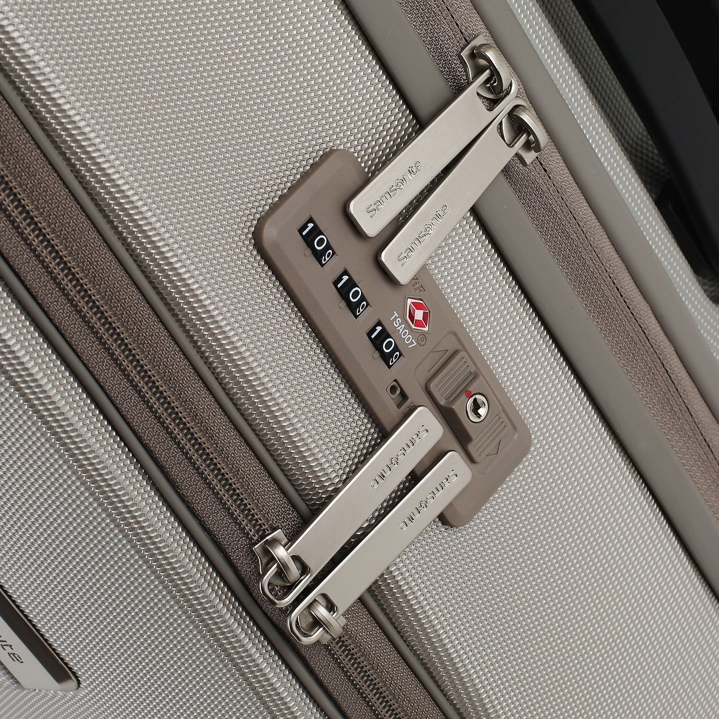 Чемодан средний M из поликарбоната Samsonite Prodigy