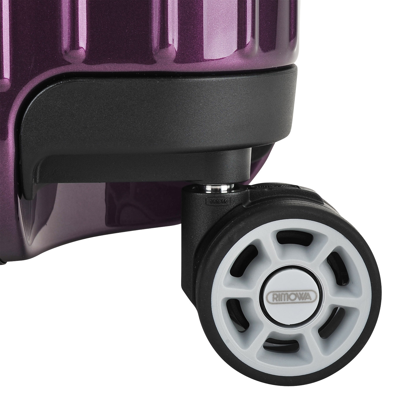 Чемодан средний M из поликарбоната Rimowa Salsa Air