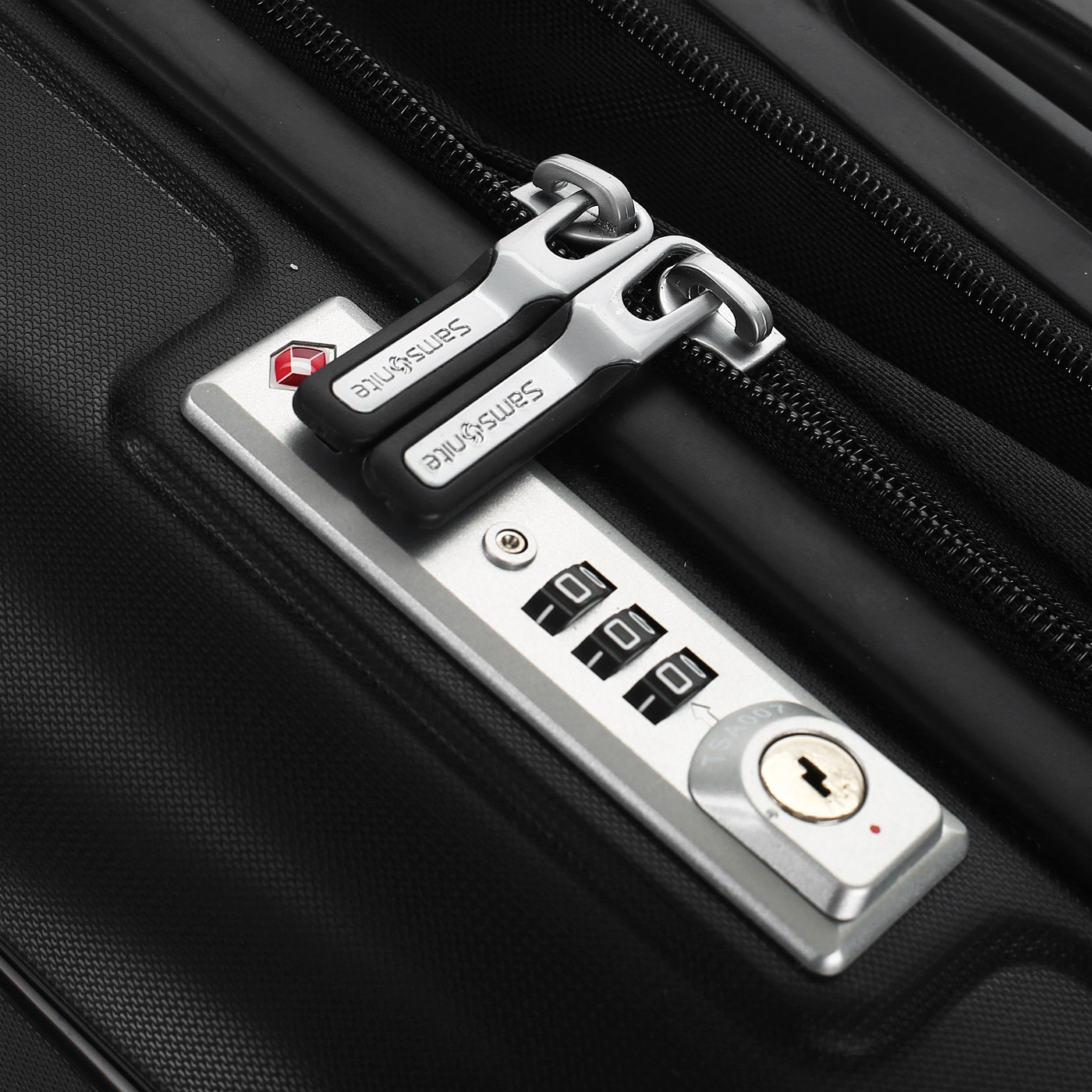 Чемодан для ручной клади из полипропилена с кодовым замком Samsonite Flux