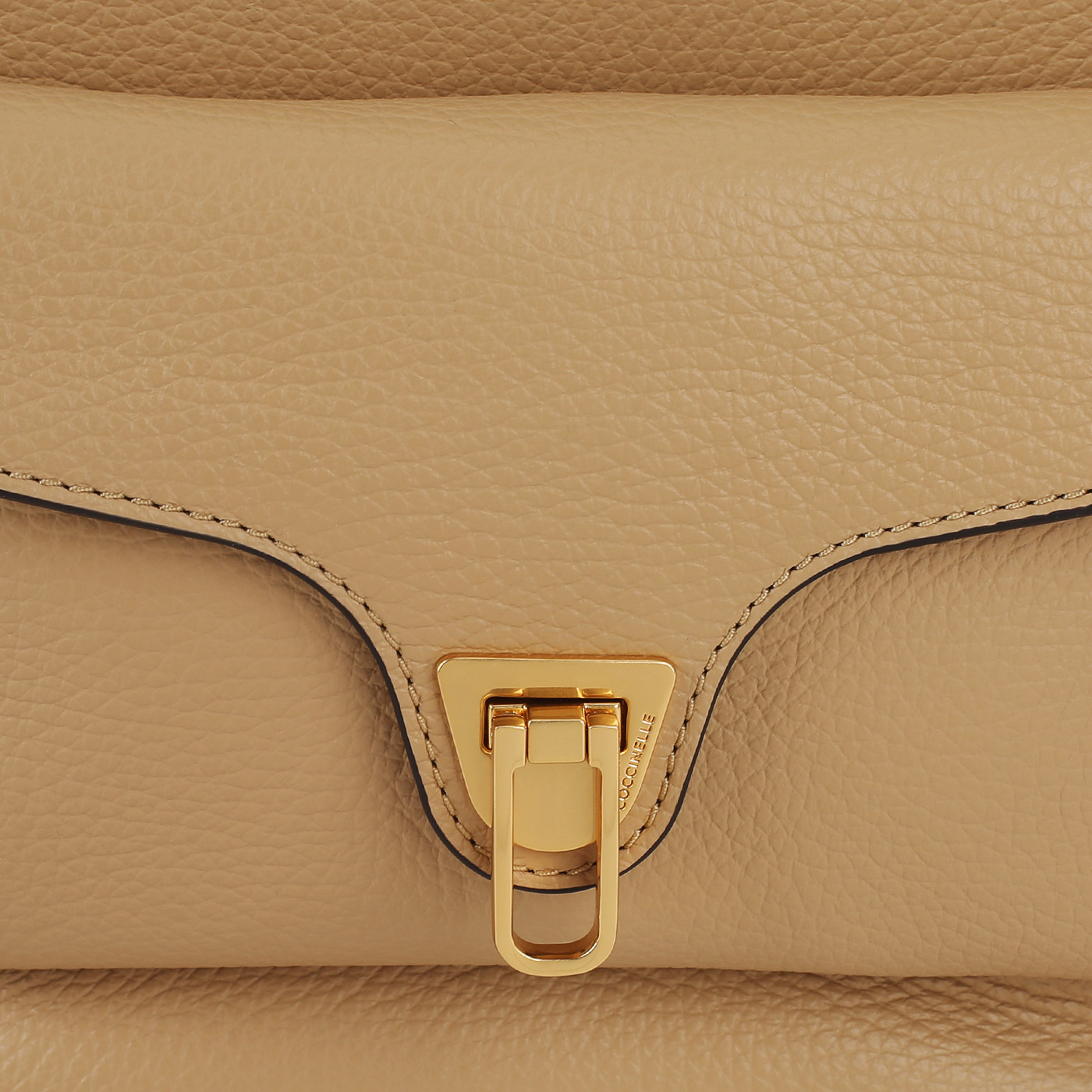 Кожаный рюкзак Coccinelle Beat Soft