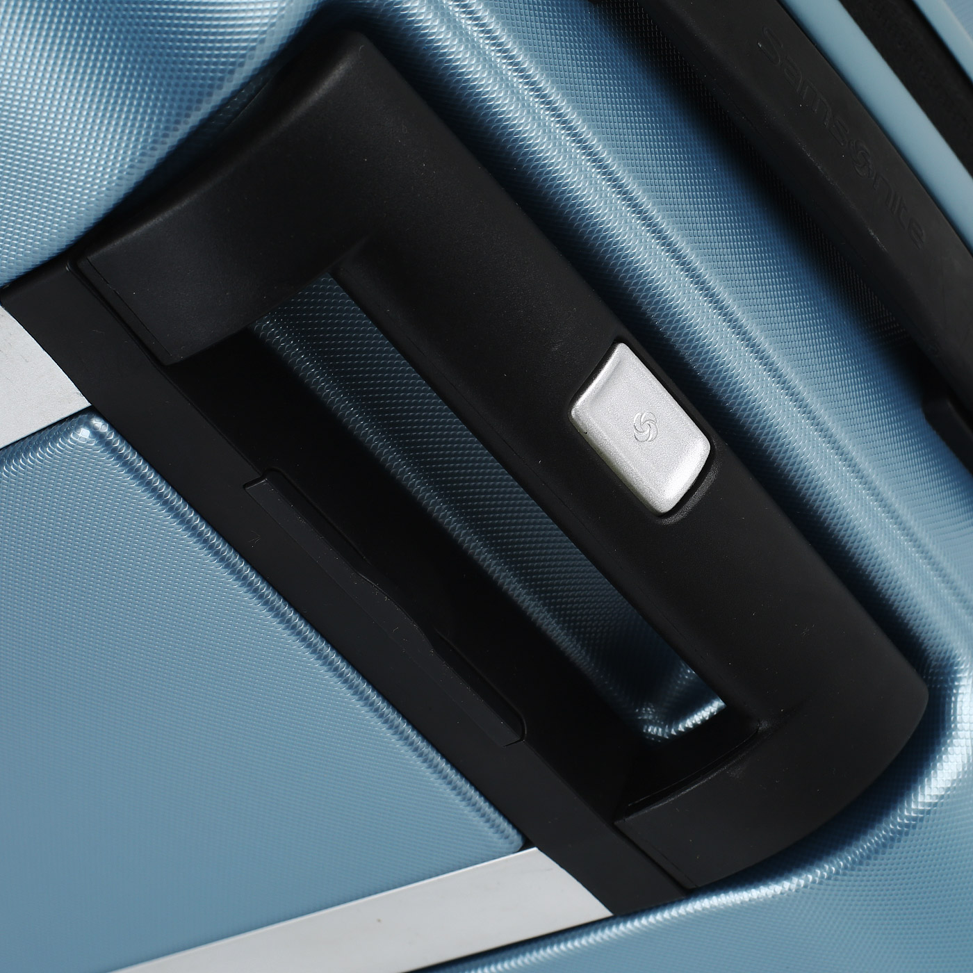 Чемодан средний M из поликарбоната с кодовым замком Samsonite Orfeo