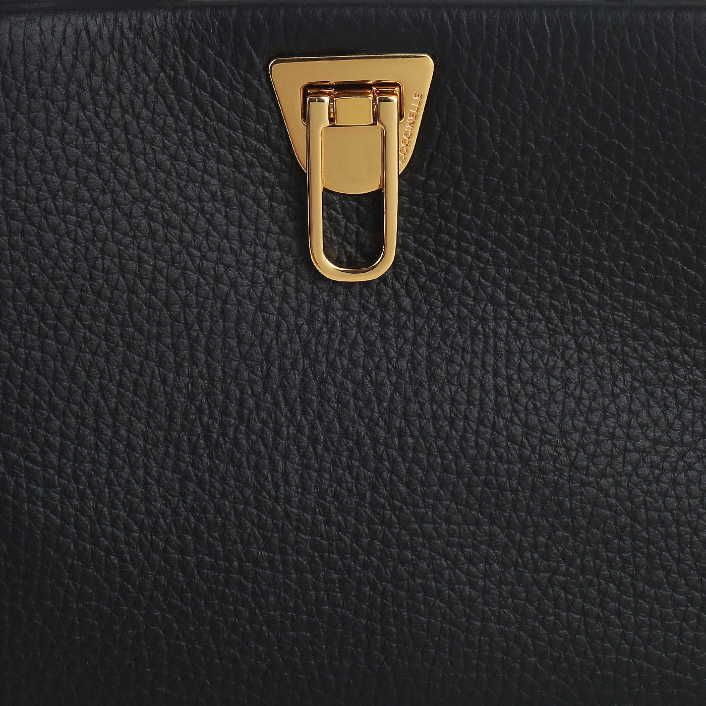 Клатч женский Coccinelle Beat Clutch