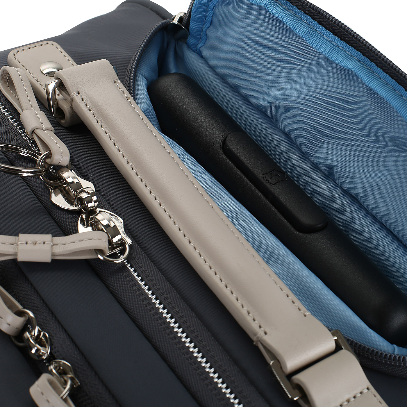 Чемодан для ручной клади тканевый Victorinox Victoria Brilliance