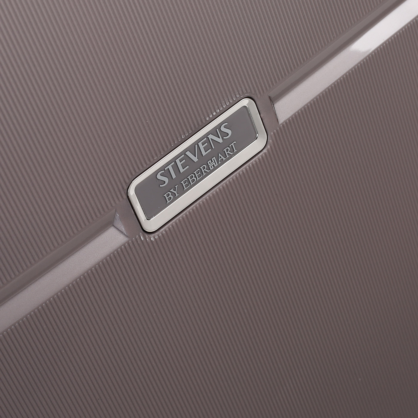 Чемодан большой L из полипропилена с кодовым замком Stevens Millennium